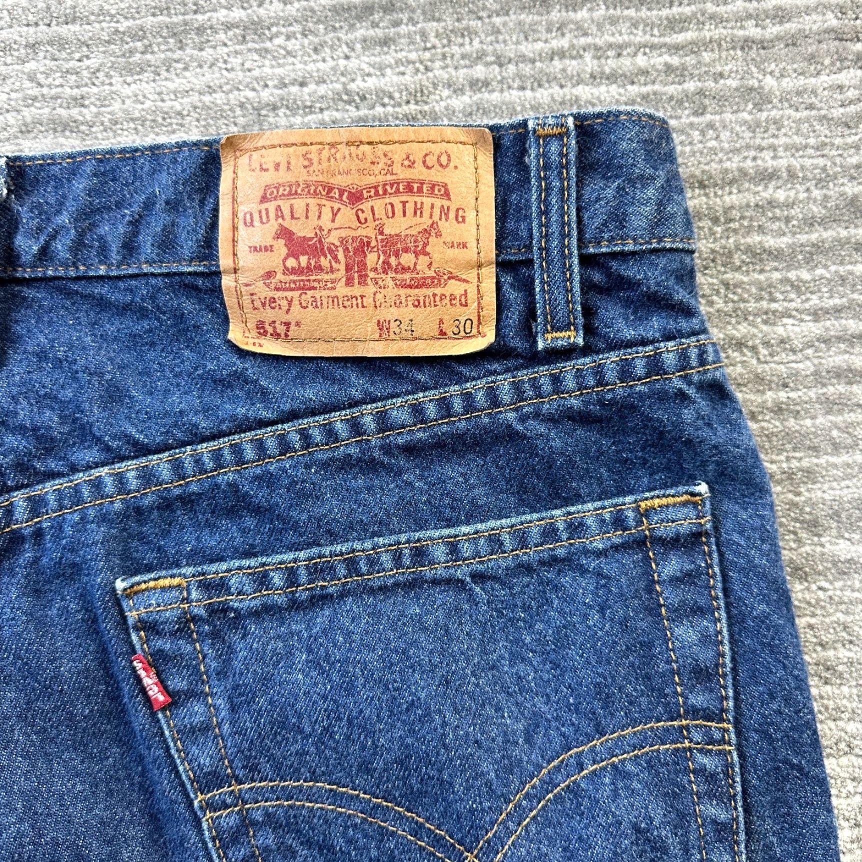 Levi's VINTAGE Levi's 517 Jeans Mens 34x30 Boots Cut Cowboy 90s 1998 Denim Blue 5-Pocket Regular Waist 33in Inseam 30in Men Size US 34 / EU 50 - 4 Thumbnail