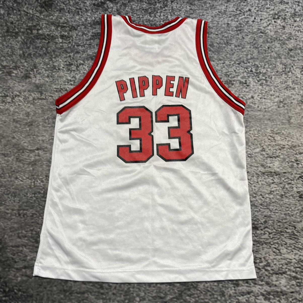Champion Vintage Scottie Pippen Chicago Bulls 33 Away Champion Jersey Size US M / EU 48-50 / 2 - 6 Thumbnail