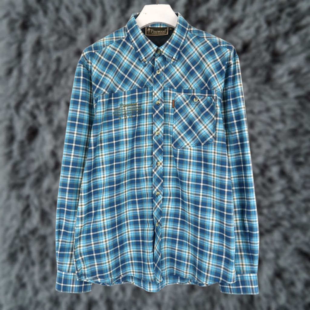 Vintage PINEWOOD Shirt Men's XL Blue Plaid Button-Down Outdoor Patched Pocket Size US XL / EU 56 / 4 - 1 Thumbnail