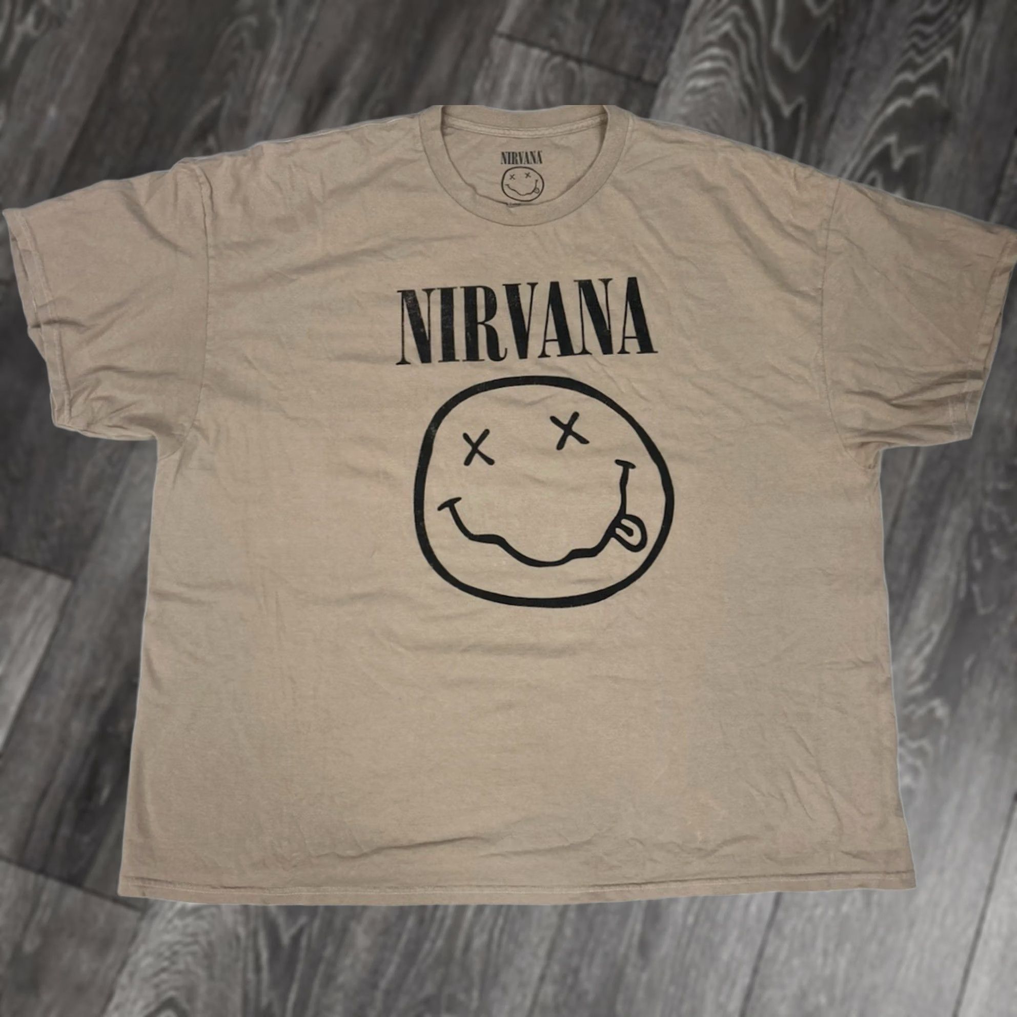 Vintage VINTAGE Nirvana Shirt Men 3XL Beige Short Sleeve Graphic T-Shirt Music Band Happy Face Tee Size US XXL / EU 58 / 5 - 1 Thumbnail