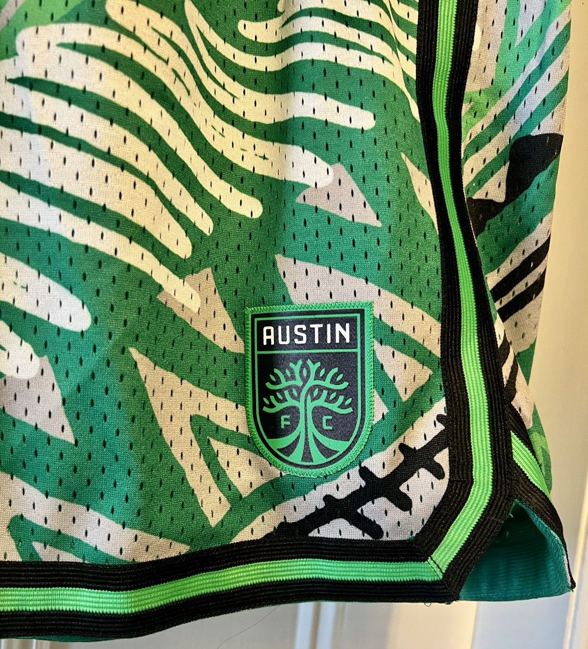 Mitchell & Ness Authentic Mitchell & Ness MLS Game Day Pattern Shorts Austin Size US 42 / EU 58 - 2 Thumbnail
