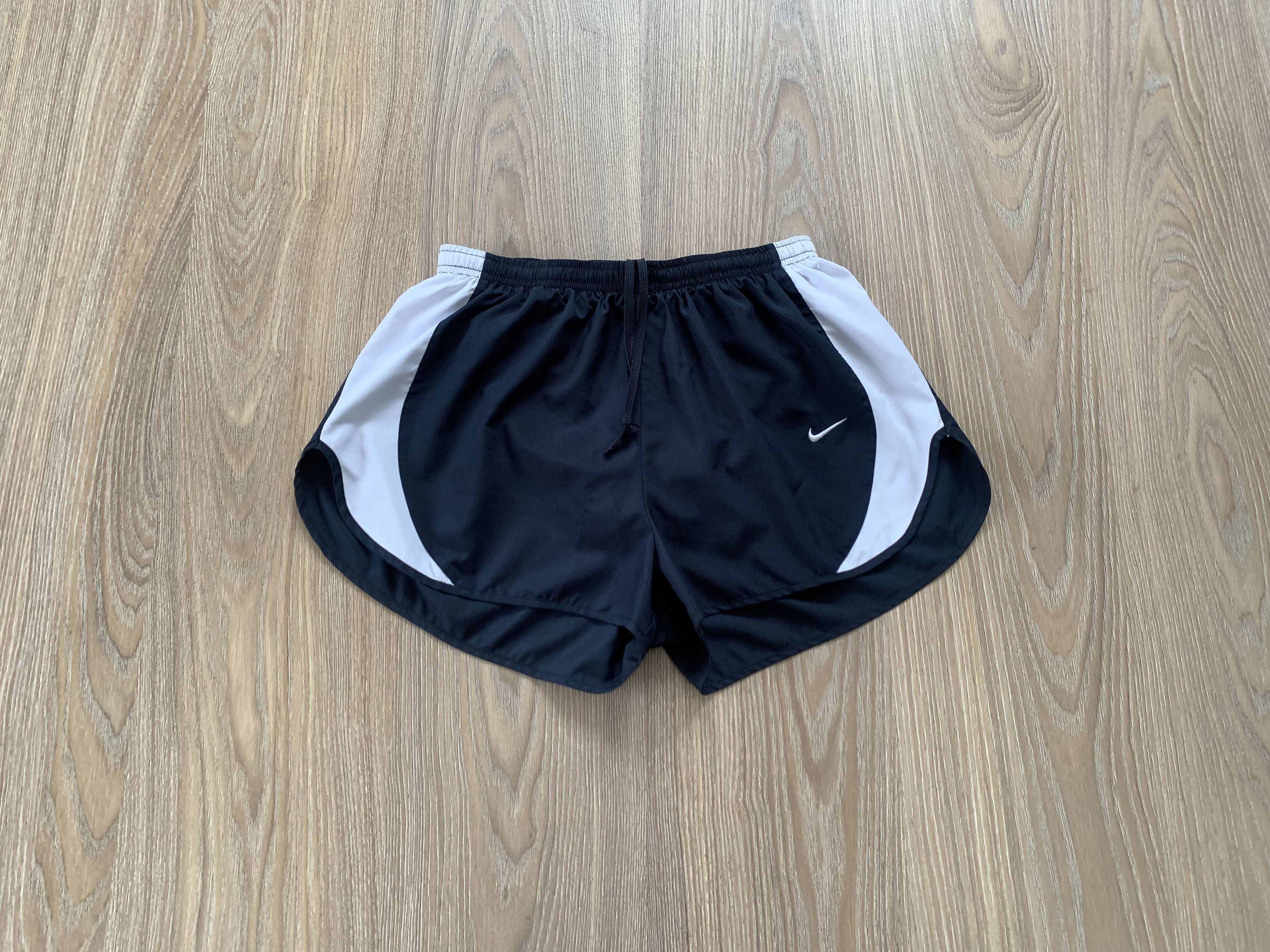 Nike Women's Nike Running Black Shorts Size 26" / US 2 / IT 38 - 1 Thumbnail