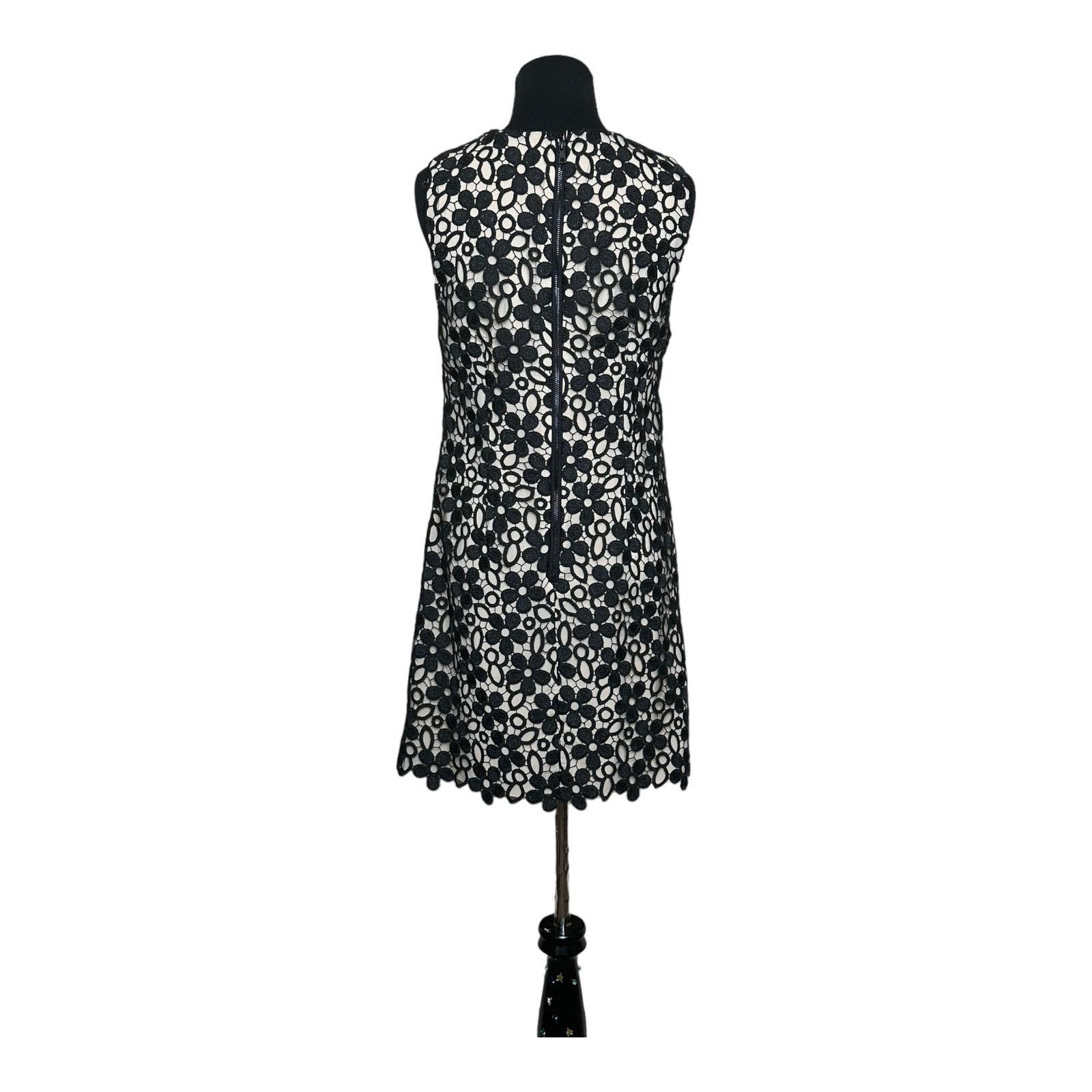 Alice + Olivia Alice + Olivia Clyde floral lace sheath mini dress size 4 Size S / US 4 / IT 40 - 8 Thumbnail