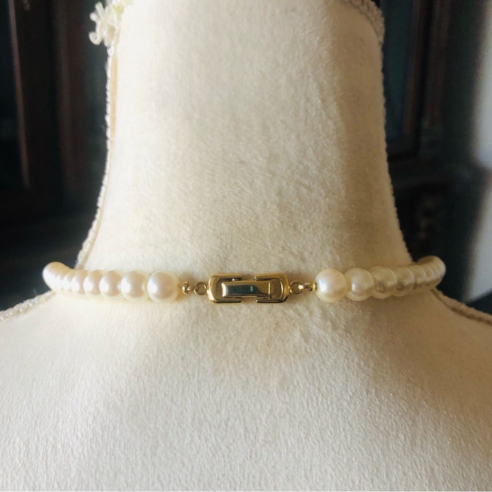Vintage Vintage cream glass pearl cluster gold plated necklace Size ONE SIZE - 7 Thumbnail