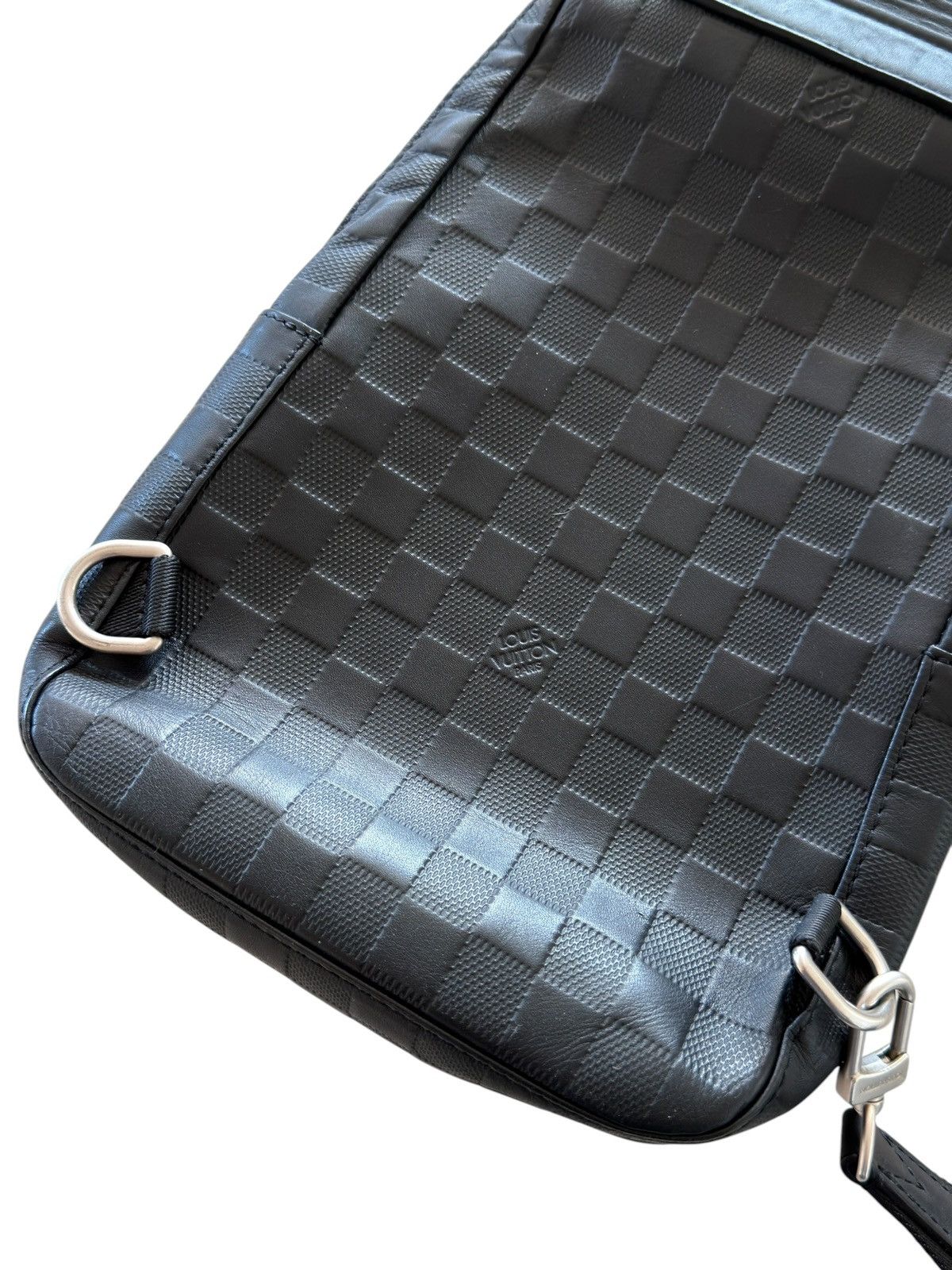 Louis Vuitton Louis Vuitton Damier Infini Black Leather Avenue Sling Bag Size ONE SIZE - 9 Thumbnail