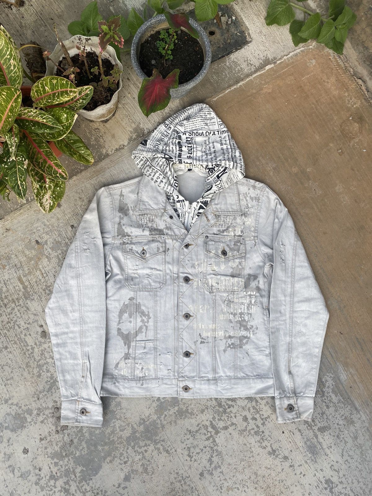 In The Attic Distressed In the Attic Homme Denim Jacket Size M / US 6-8 / IT 42-44 - 1 Thumbnail