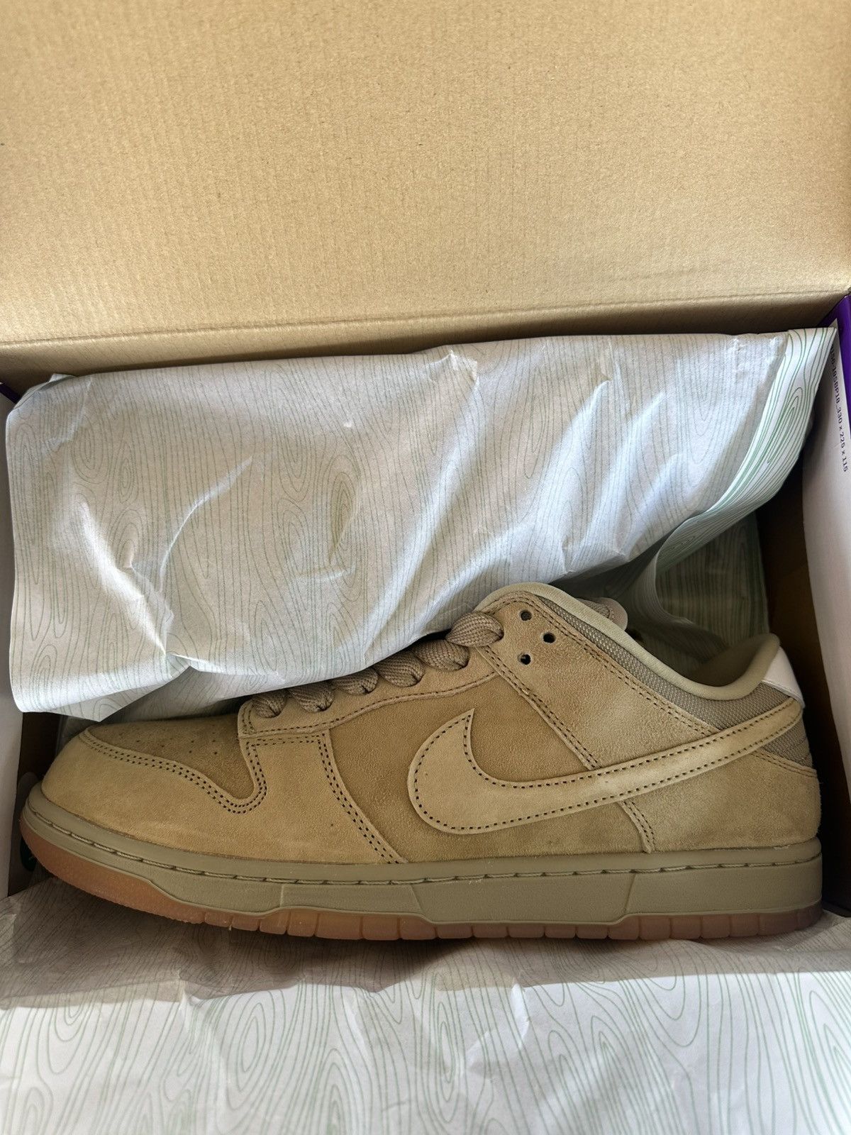 Nike SB Nike SB Dunk Low Pro B Parachute Beige Size US 11.5 / EU 44-45 - 9 Thumbnail
