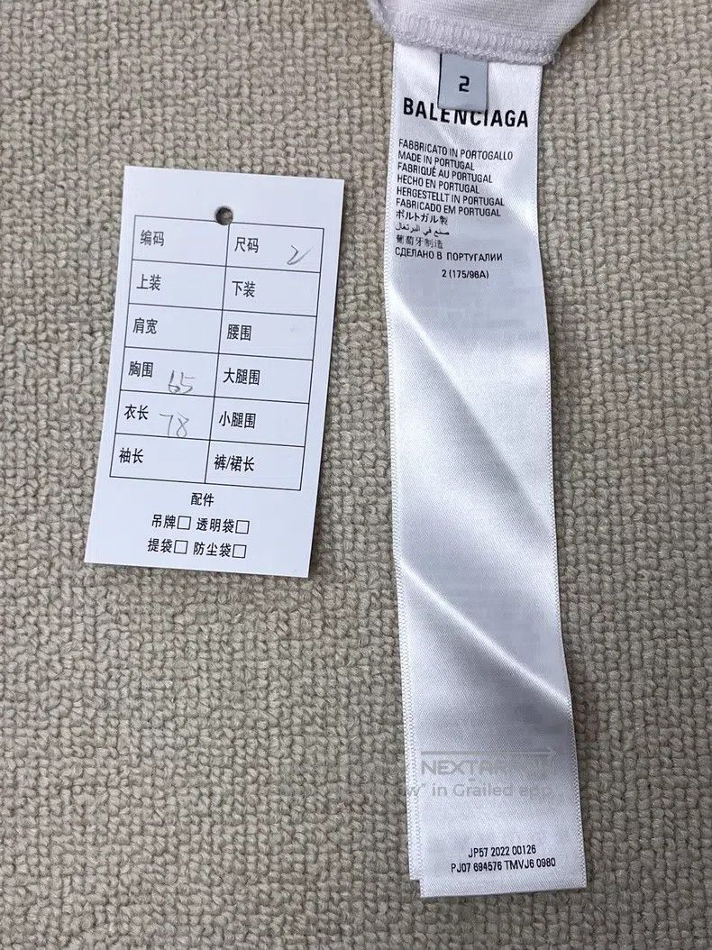 Balenciaga Balenciaga Solid Color Logo Letter Print Loose Round Neck Size US M / EU 48-50 / 2 - 4 Thumbnail