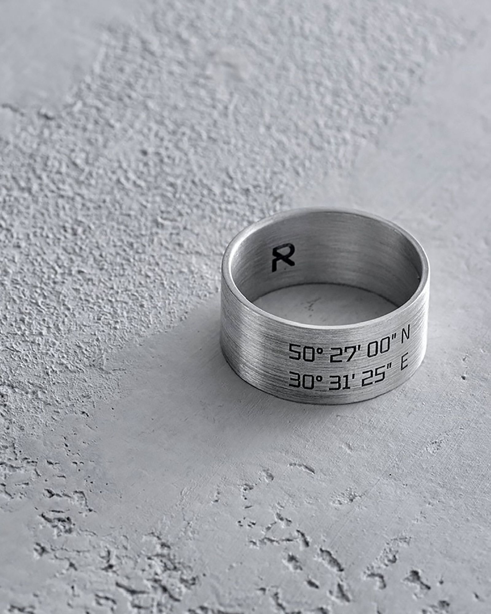 Jewelry Silver ring DATE Size ONE SIZE - 8 Thumbnail