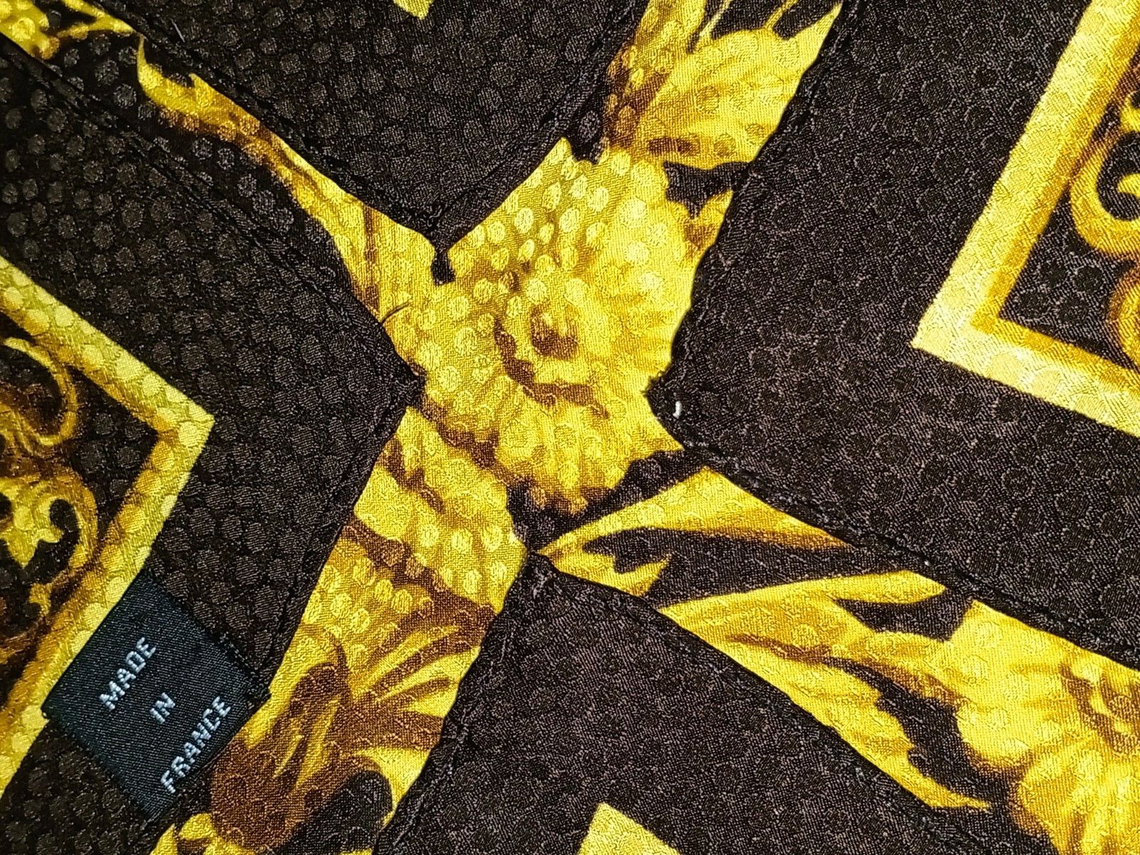 Other ERRE PARIS Victorian Baroque Floral Foliage Gold Silk Scarf Size ONE SIZE - 8 Thumbnail