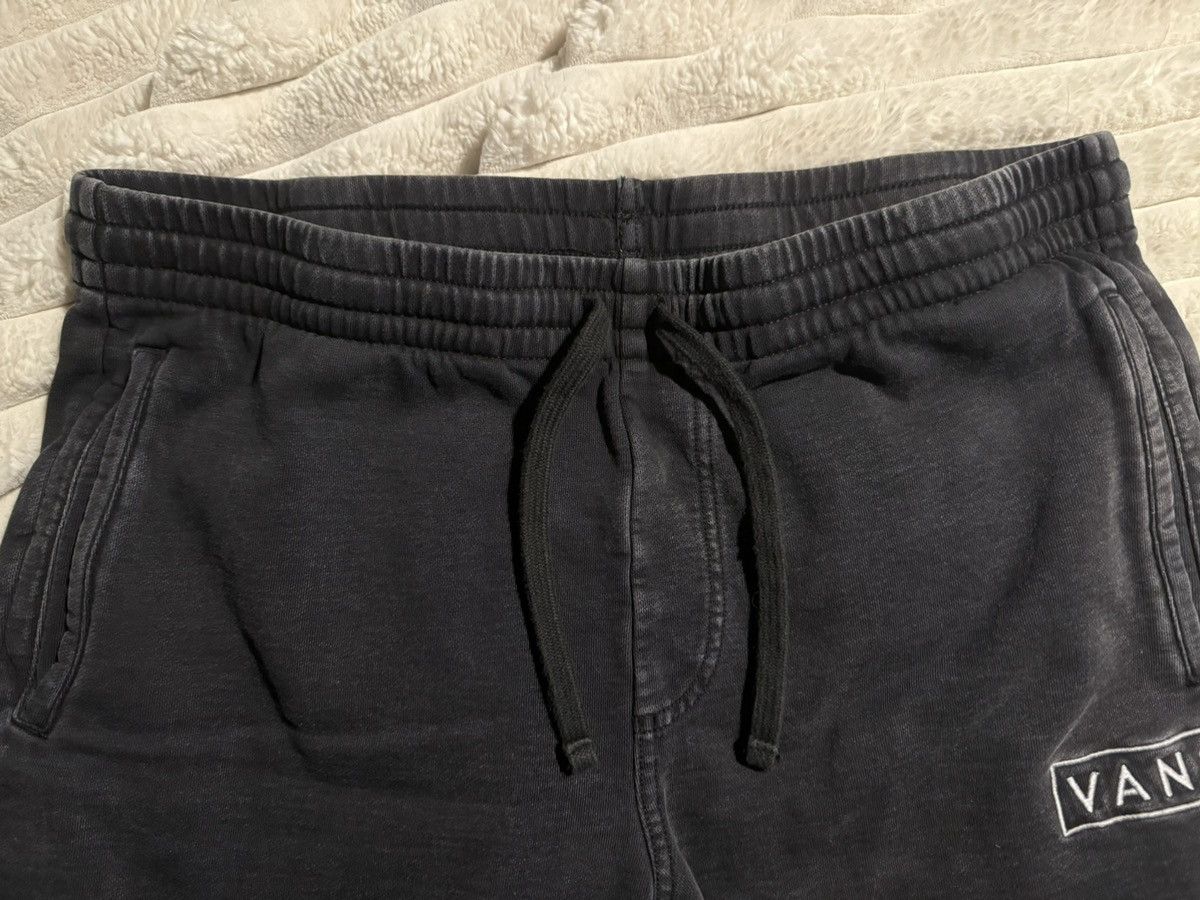 Vans Vans easy wash fleece shorts vintage wash black embroidered Size US 35 - 6 Thumbnail