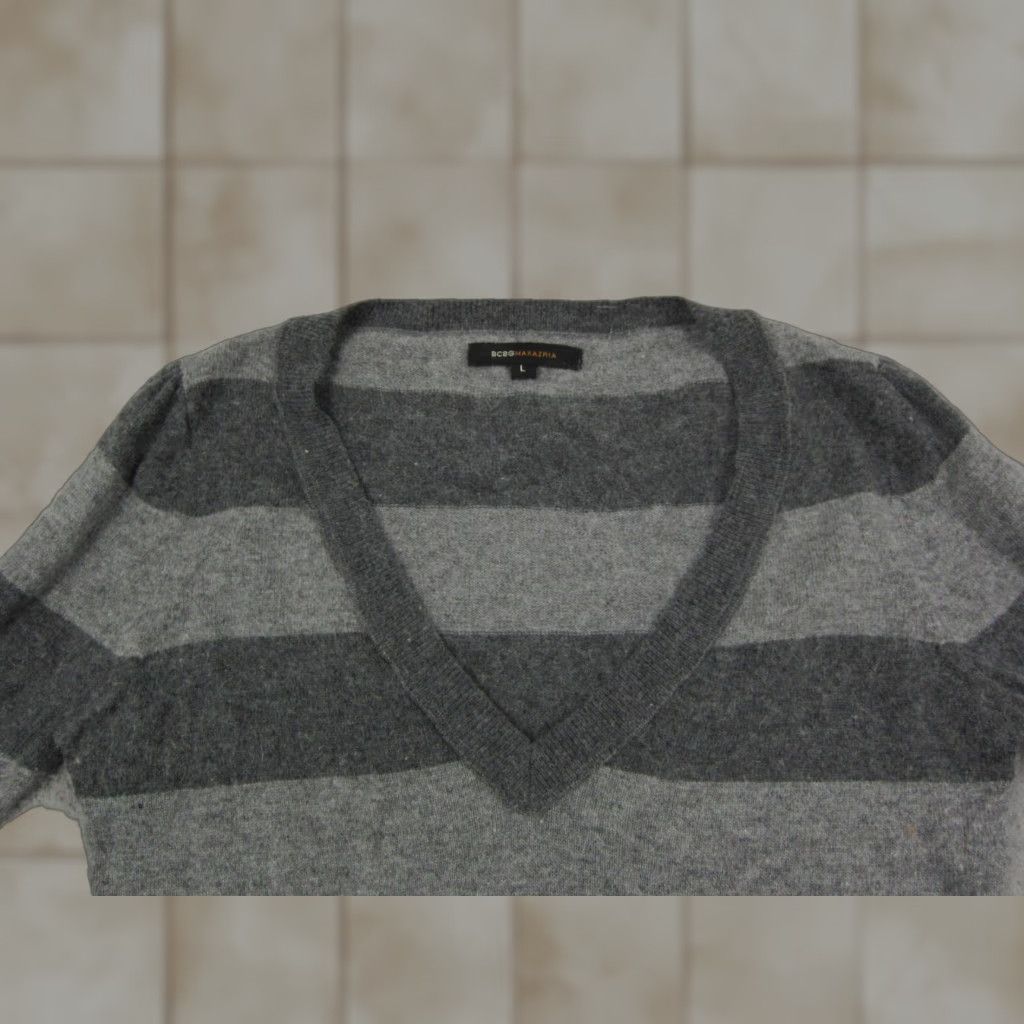 Bcbgmaxazria BCBGMAXAZRIA Sweater Womens L Stripe Gray Black Wool Angora Rabbit V-Neck Pullover 90s Size L / US 10 / IT 46 - 1 Thumbnail