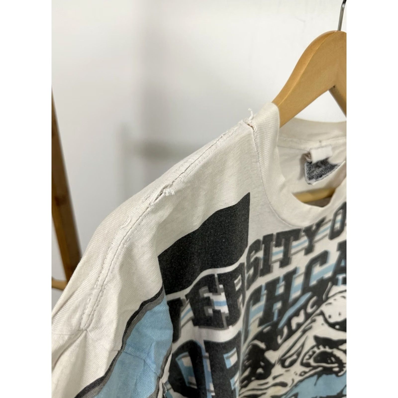 Vintage VTG UNC Carolina Tar Heels T-Shirt M White Thrashed Worn Distressed Rameses AOP All Over Print NCAA ACC Mens Size US M / EU 48-50 / 2 - 7 Thumbnail