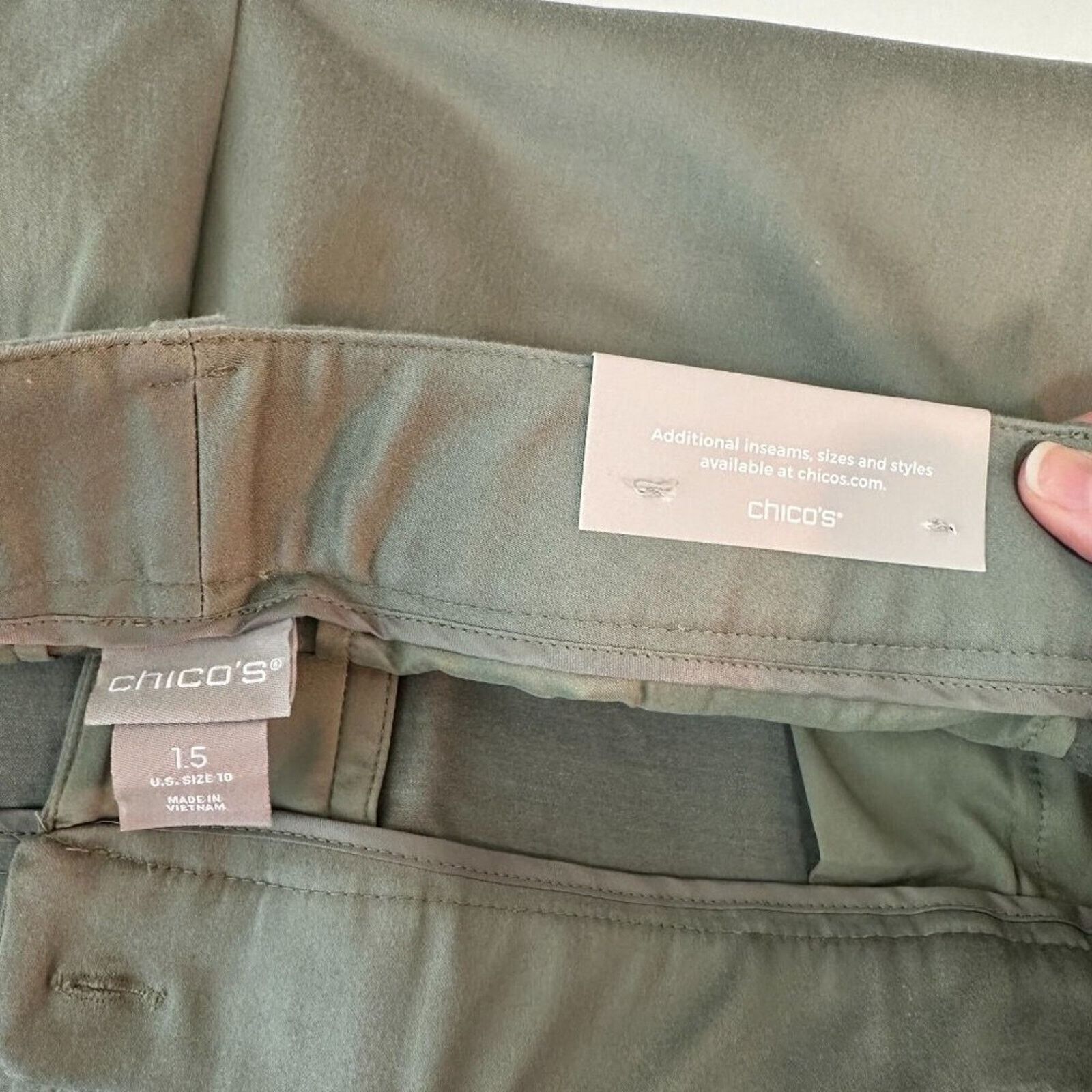 Chicos NWT Chico's Stretch Straight Cuffed Crop Pant Olive Gray 10 Size 32" / US 10 / IT 46 - 7 Thumbnail