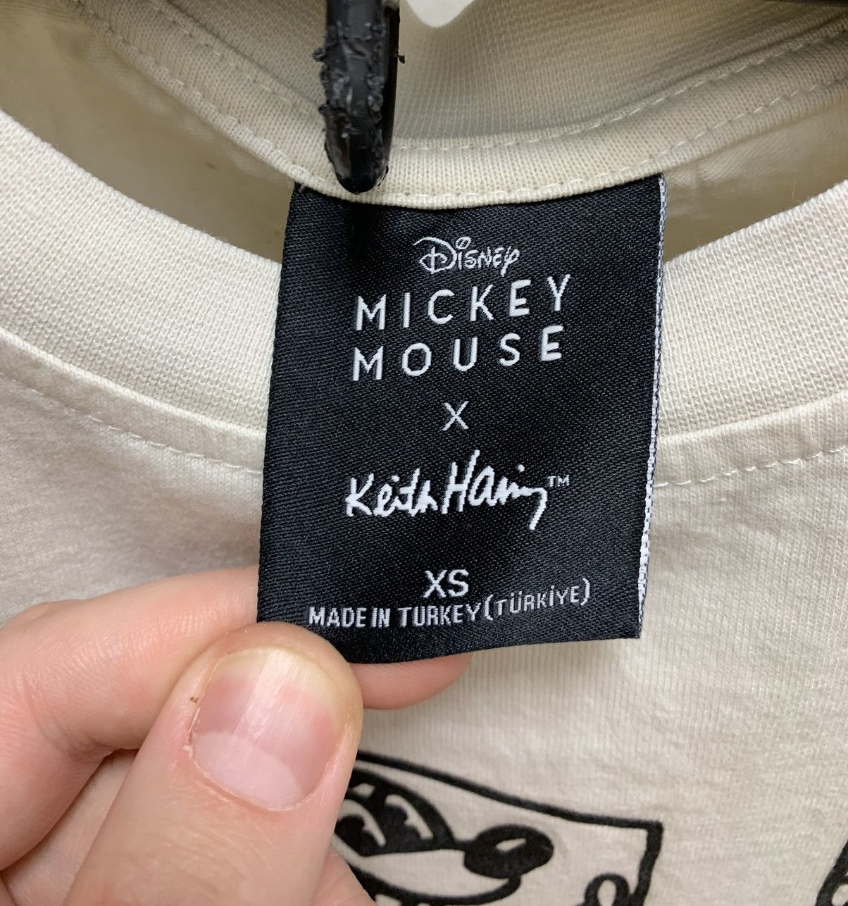 Disney Mickey Mouse Keith Haring Disney big logo t-shirt S-M sz Size US M / EU 48-50 / 2 - 6 Thumbnail
