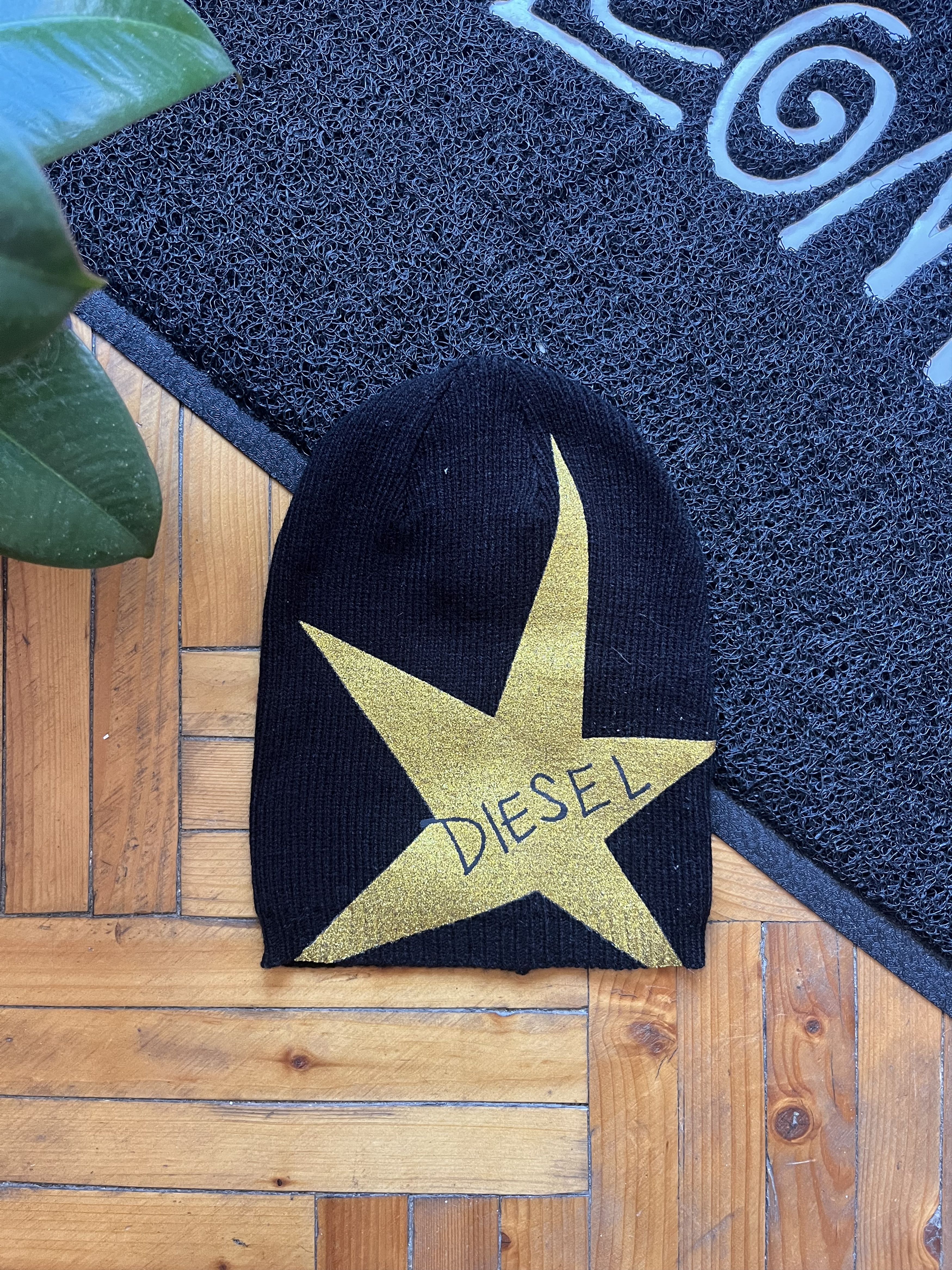 Diesel Diesel Avant Garde Big Logo Streetwear Black Hat With Star Size ONE SIZE - 1 Thumbnail