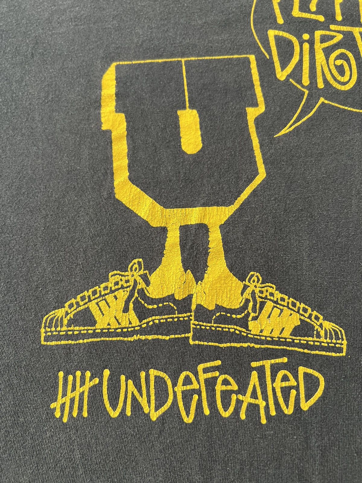 Stussy Vintage 2000s Stussy Undefeated Play Dirty Tokyo T-shirt Size US S / EU 44-46 / 1 - 7 Thumbnail