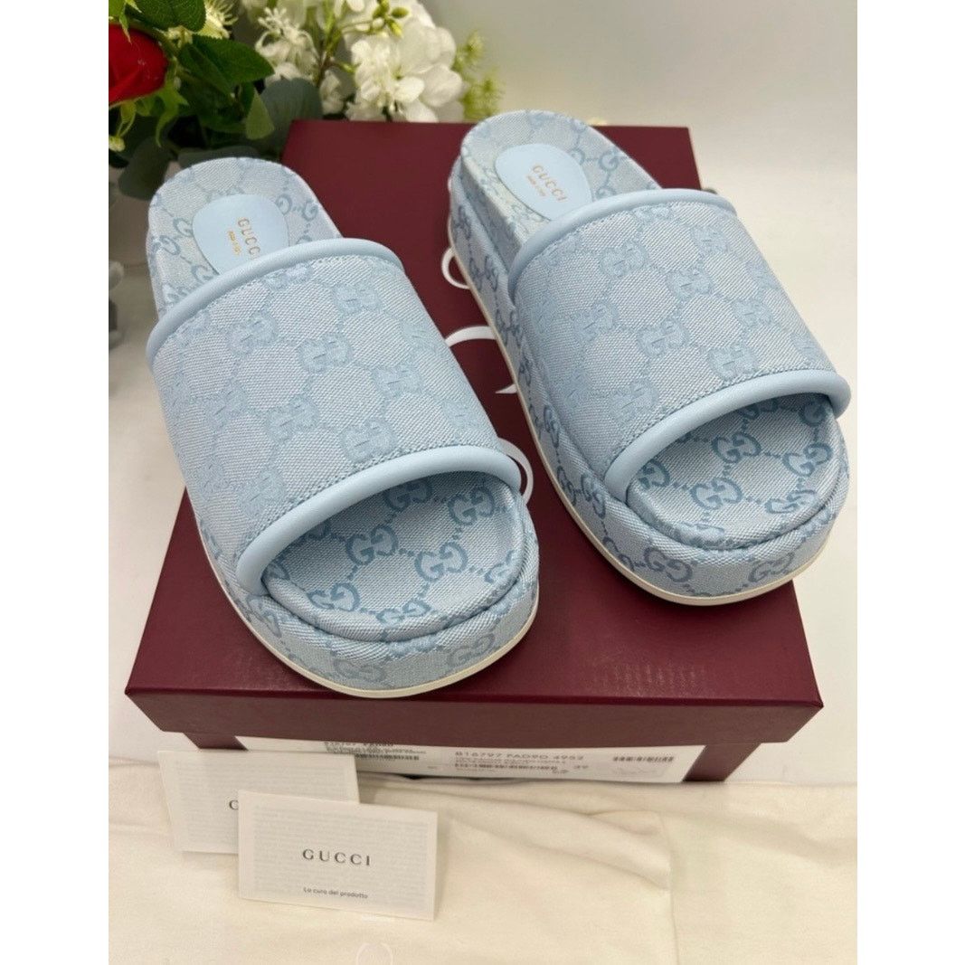 Gucci Women's Gucci canvas GG embossed platform sandals, size 39 Size US 9 / IT 39 - 2 Thumbnail