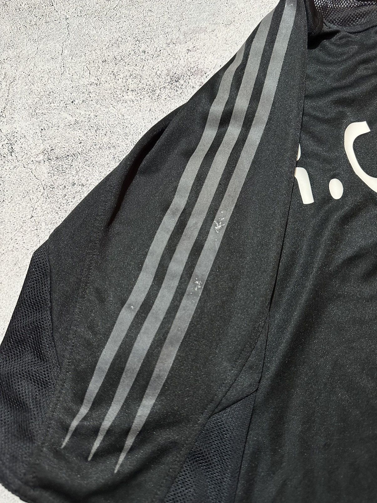 Adidas Real Madrid jersey away 2004 Roberto Carlos Size US L / EU 52-54 / 3 - 13 Thumbnail