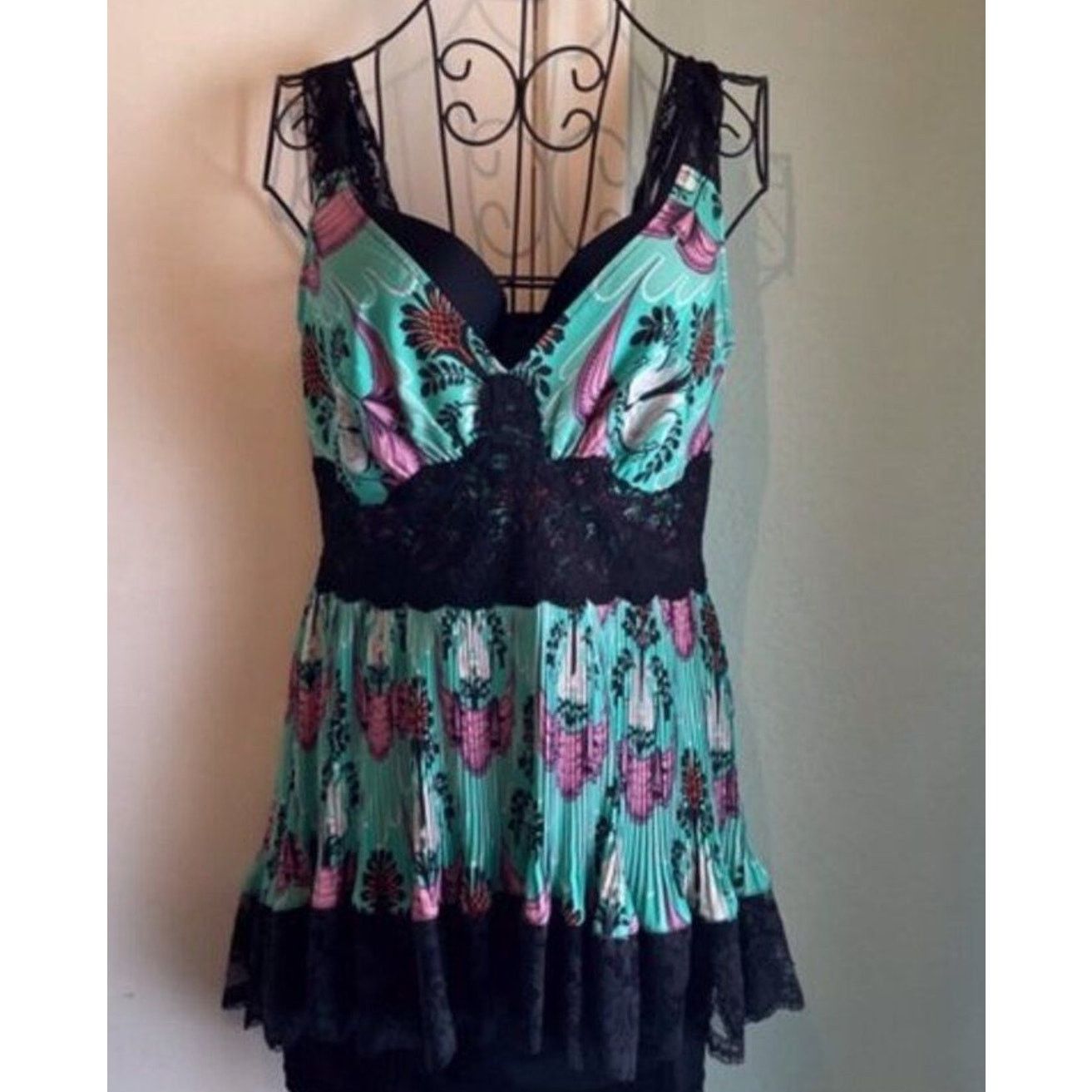 Paco Rabanne Paco Rabanne light green cami satin with lace details size 6 Size S / US 4 / IT 40 - 3 Thumbnail
