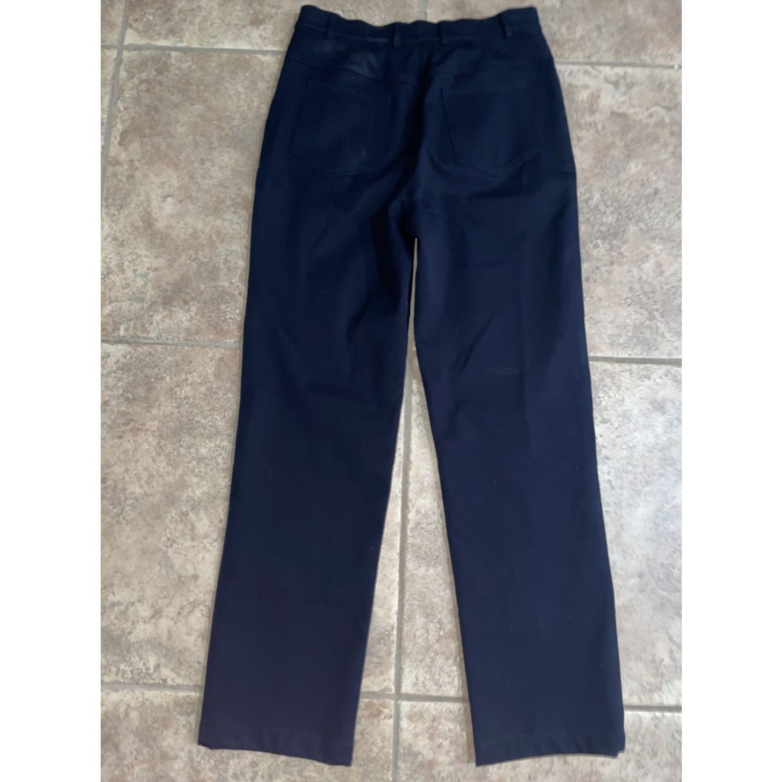 St. John ST. John Sport Black Pants Womens Size 6 Inseam 29” Black Sports Harem Pants Womens 6 Inseam 29” Size 28" / US 6 / IT 42 - 4 Thumbnail