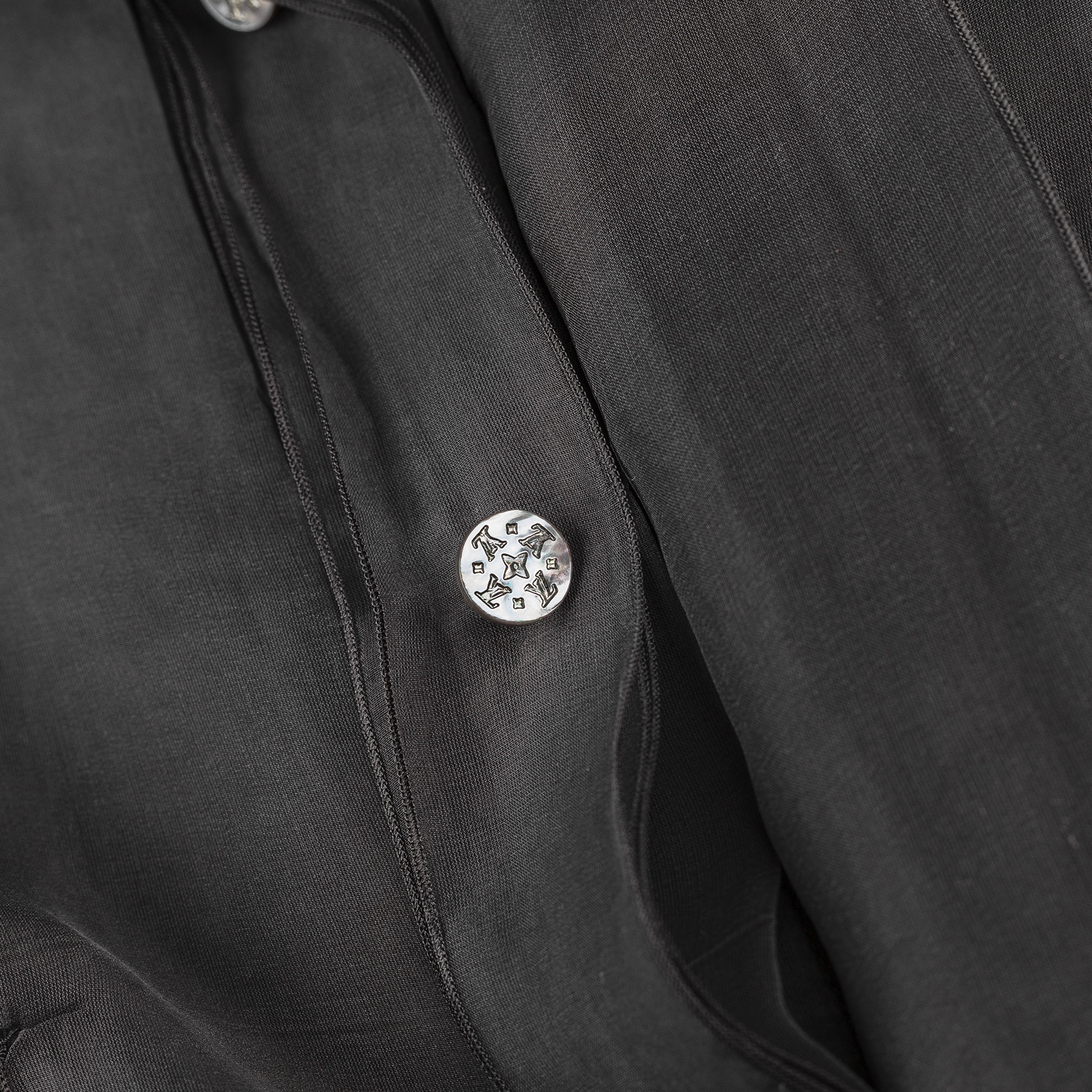 Louis Vuitton Louis Vuitton LV Vintage Black Pleats Silk Shirt (M) Size M / US 6-8 / IT 42-44 - 4 Thumbnail
