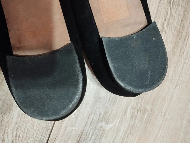 Manolo Blahnik Manolo Blahnik flats slip on size 38 i 1/2 Size US 8.5 / IT 38.5 - 10 Thumbnail