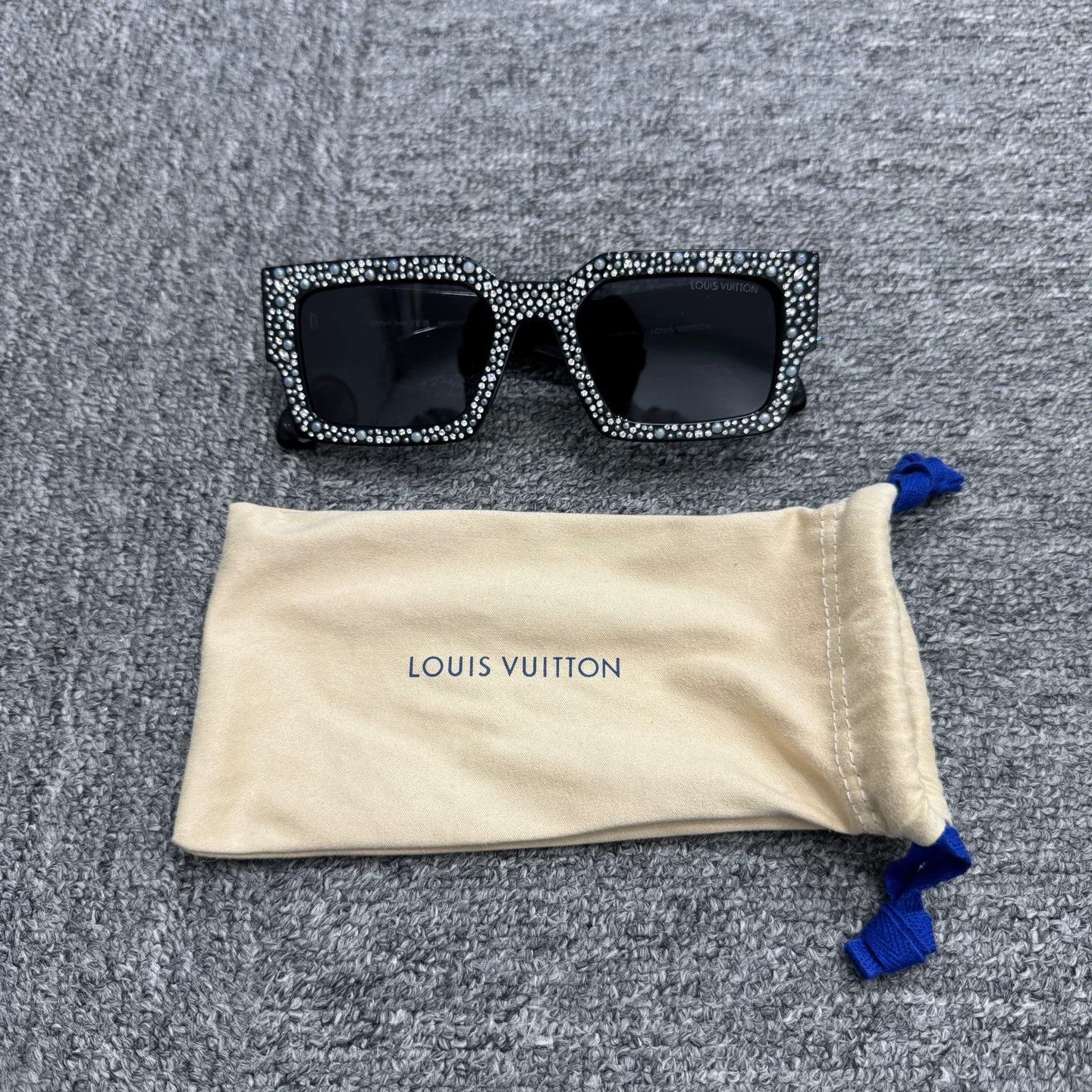 Louis Vuitton Louis Vuitton Pearl Sunglasses Size ONE SIZE - 1 Thumbnail