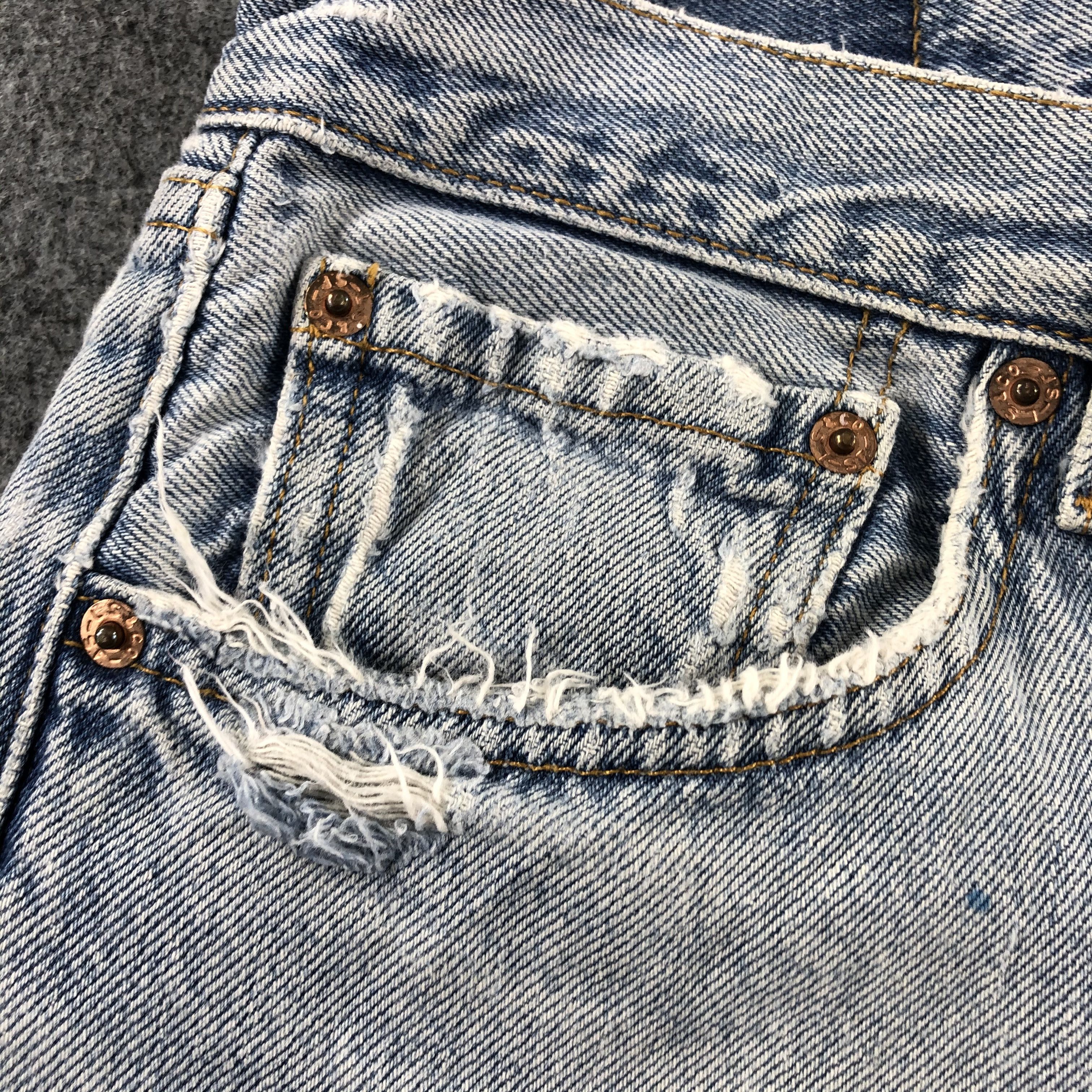 Levi's 90s Vintage Blue Wash Levis 501 Jeans-J2550 Size US 32 / EU 48 - 11 Thumbnail