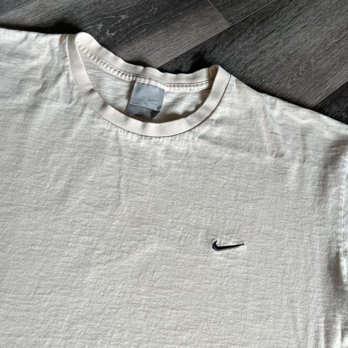 Nike × Vintage Vintage 2000s Nike Beige Swoosh Basic Logo Stitched Tee Size US XL / EU 56 / 4 - 1 Thumbnail
