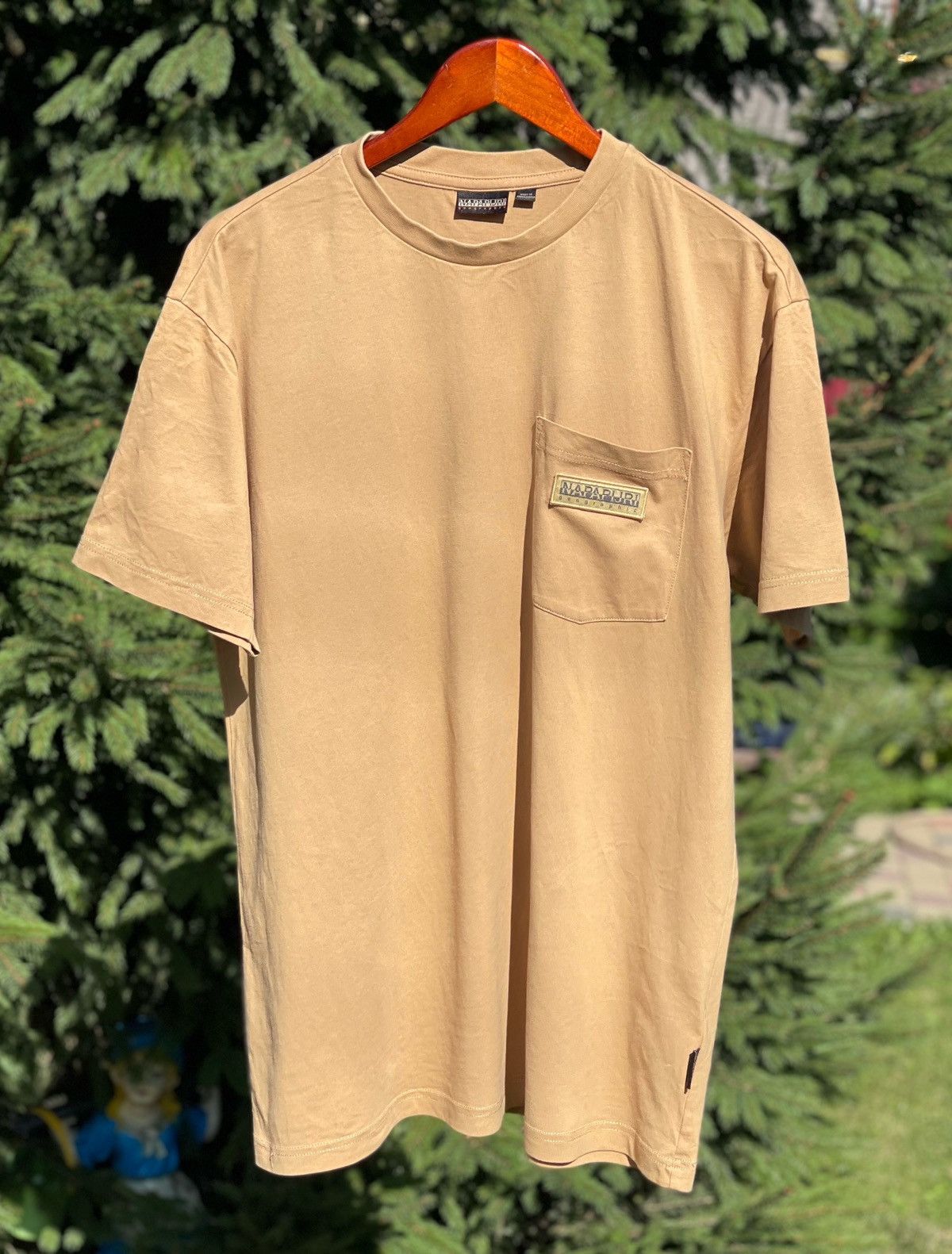 Napapijri NAPAPIJRI Embroidered T-Shirt Pocket Patch Logo Tee Size US L / EU 52-54 / 3 - 1 Thumbnail