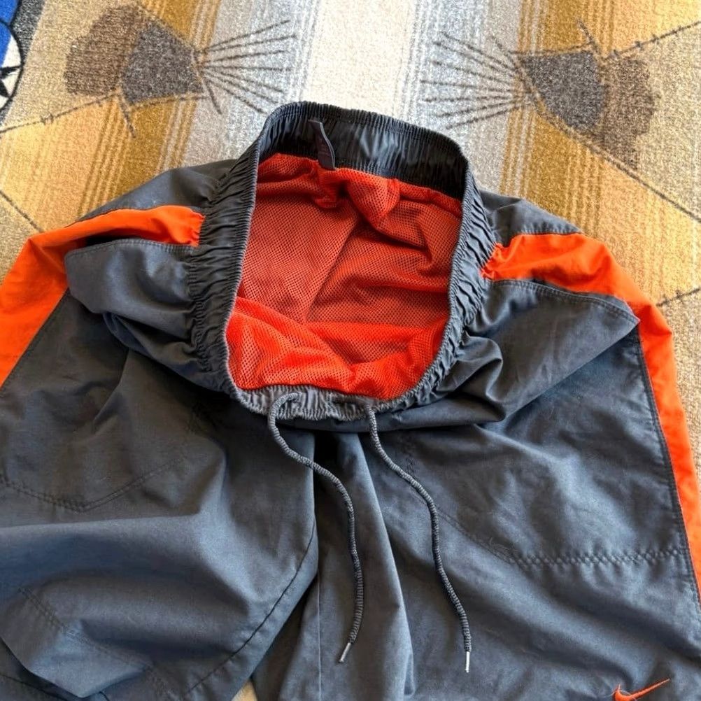Nike VINTAGE Nike Board Shorts Swim Trunks Size Medium Gray Orange Liner Mens Y2K Size US 31 - 4 Thumbnail