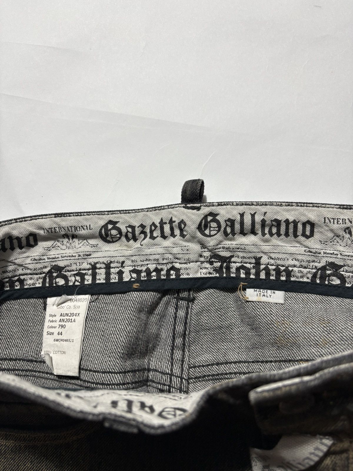 John Galliano JOHN GALLIANO DUST WAXED DENIM JEANS Size US 28 / EU 44 - 8 Thumbnail