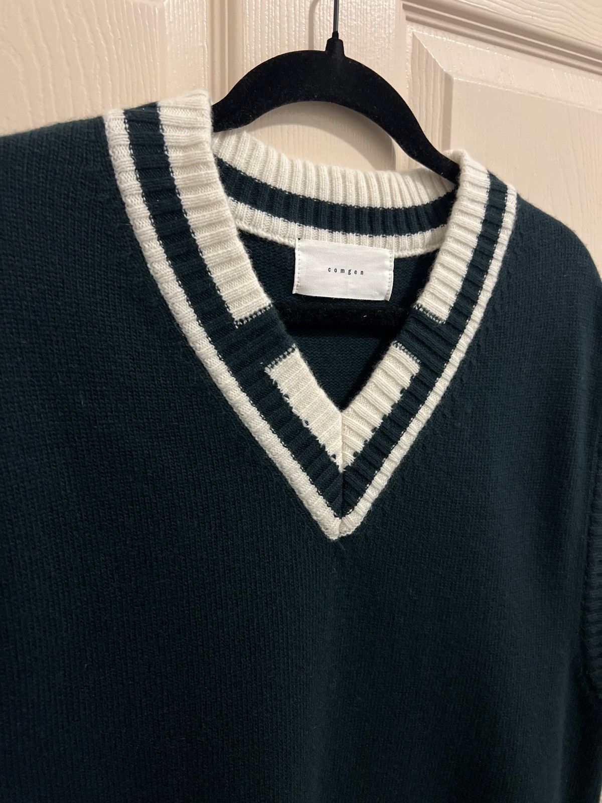Other Comgen V-neck Knit Vest Size US M / EU 48-50 / 2 - 2 Thumbnail