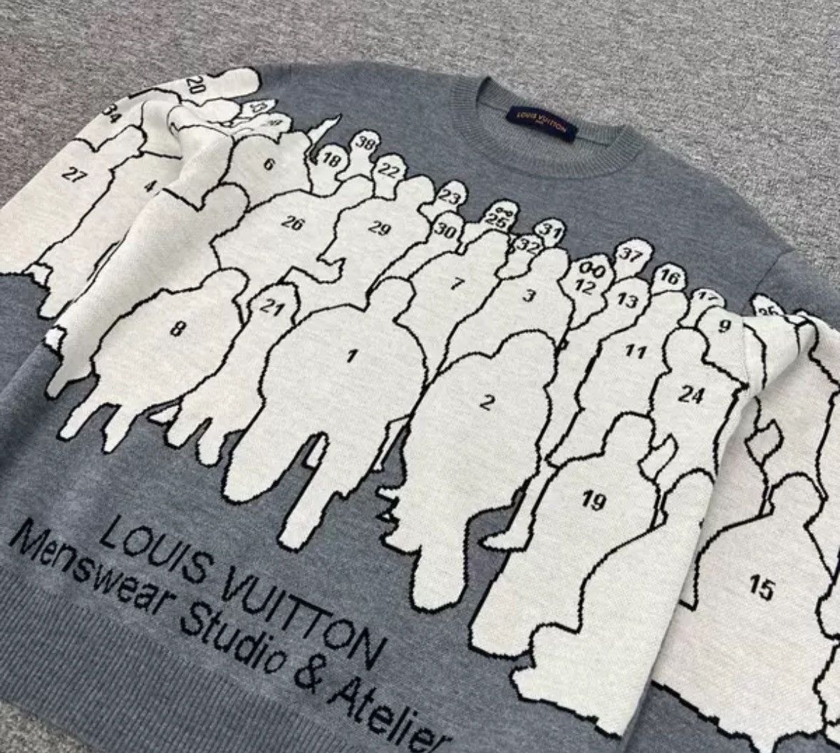 Louis Vuitton Louis Vuitton portrait sweater Size US L / EU 52-54 / 3 - 3 Thumbnail