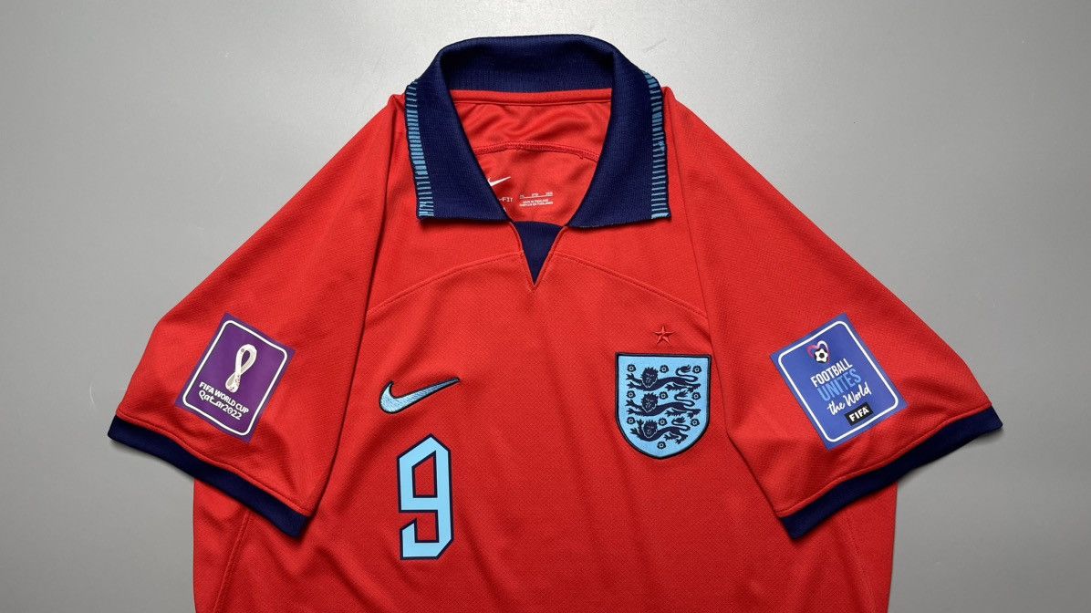 Vintage ENGLAND NIKE 2022 WORLD CUP FOOTBALL AWAY JERSEY #9 KANE Size US XXL / EU 58 / 5 - 3 Thumbnail