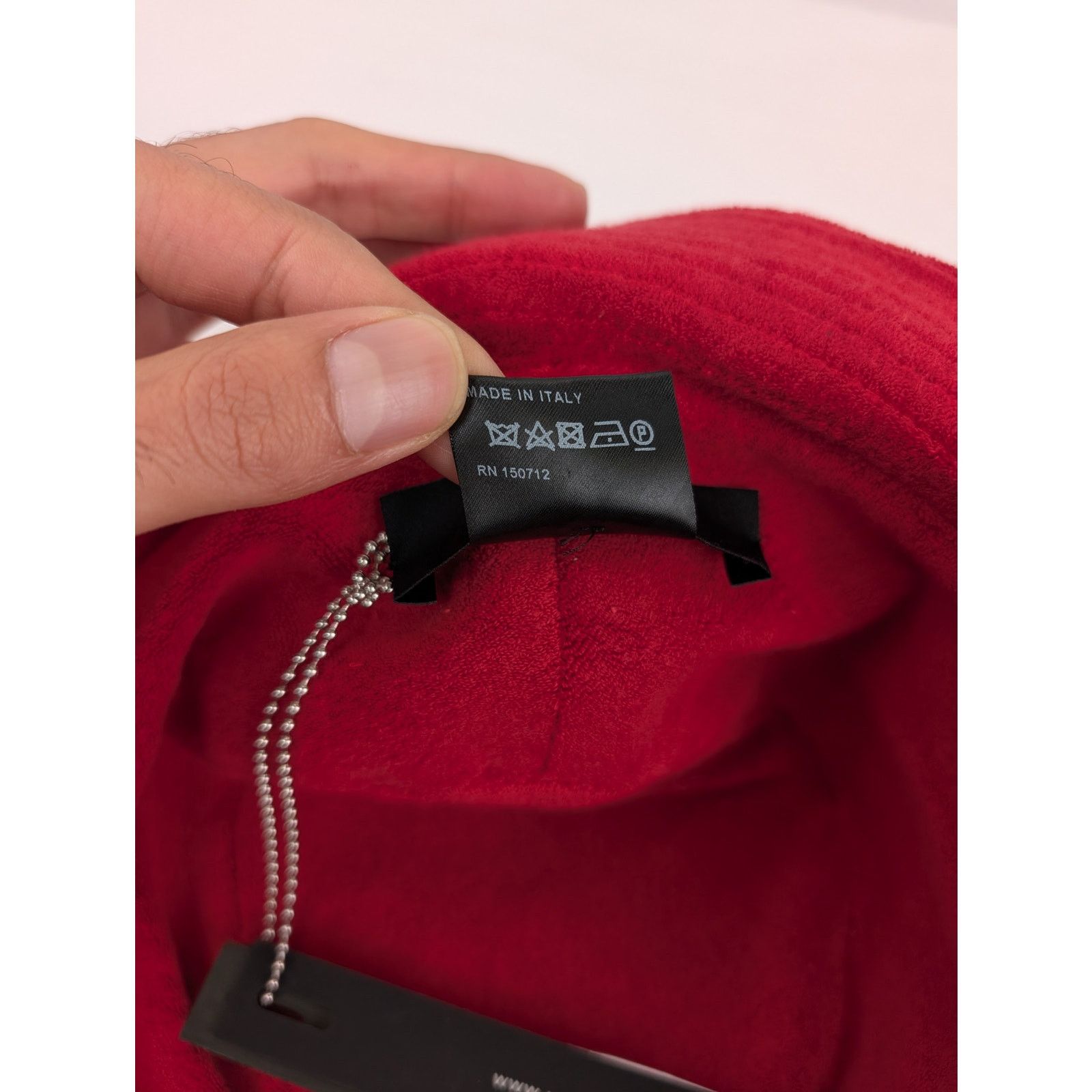 Amiri o1rshd1 Size: OS / Bandana Reversible Bucket Hat / Cap Red Size ONE SIZE - 9 Thumbnail