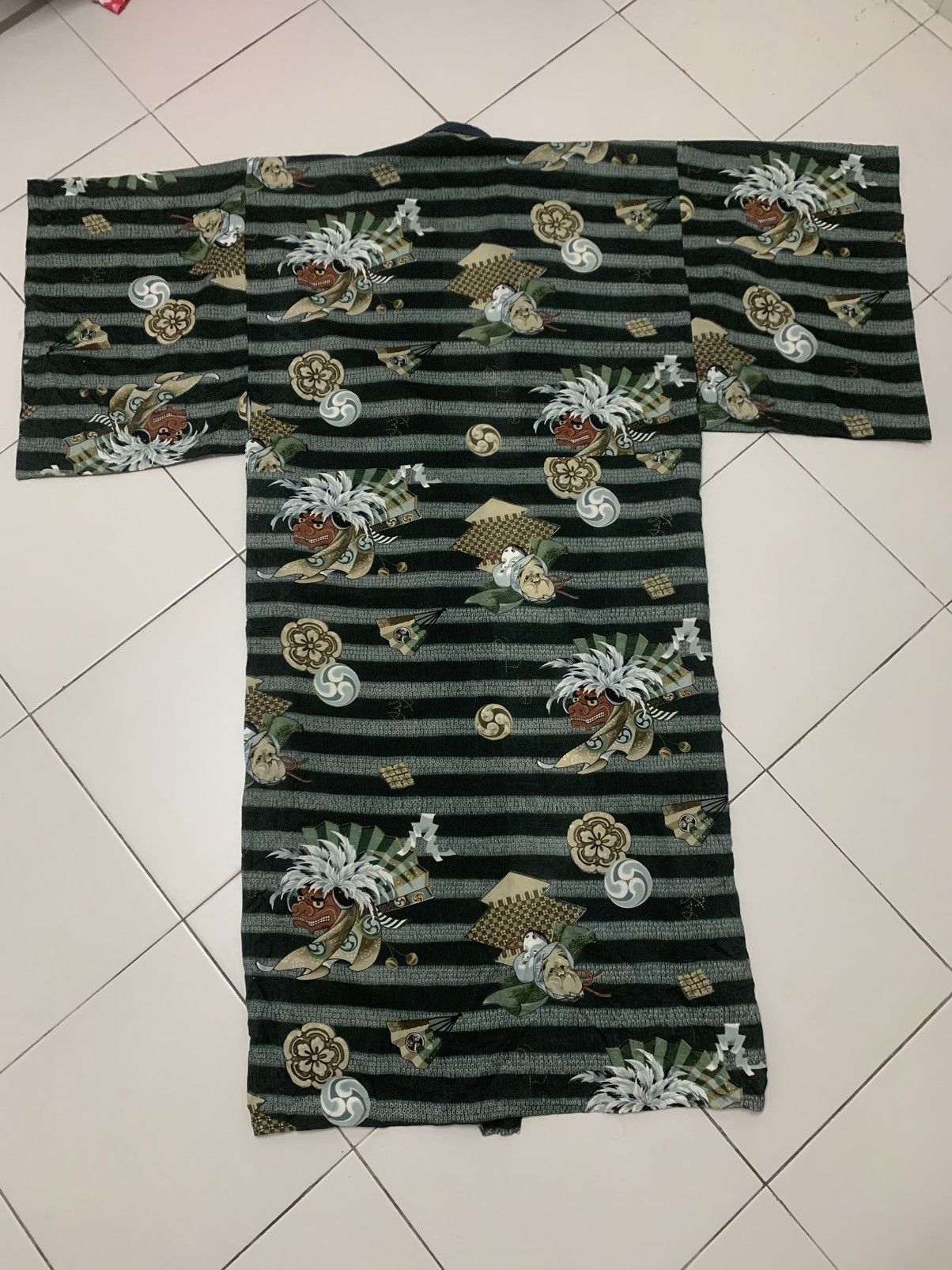 Vintage Vintage Japanese Traditional Folklore Motif Kimono Size US XL / EU 56 / 4 - 8 Thumbnail
