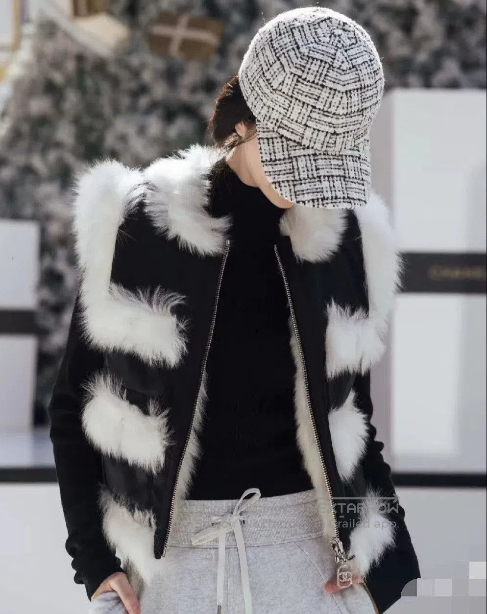 Chanel Chanel 23N Ski Reversible Vest. Size XXS / US 00 / IT 34 - 2 Thumbnail