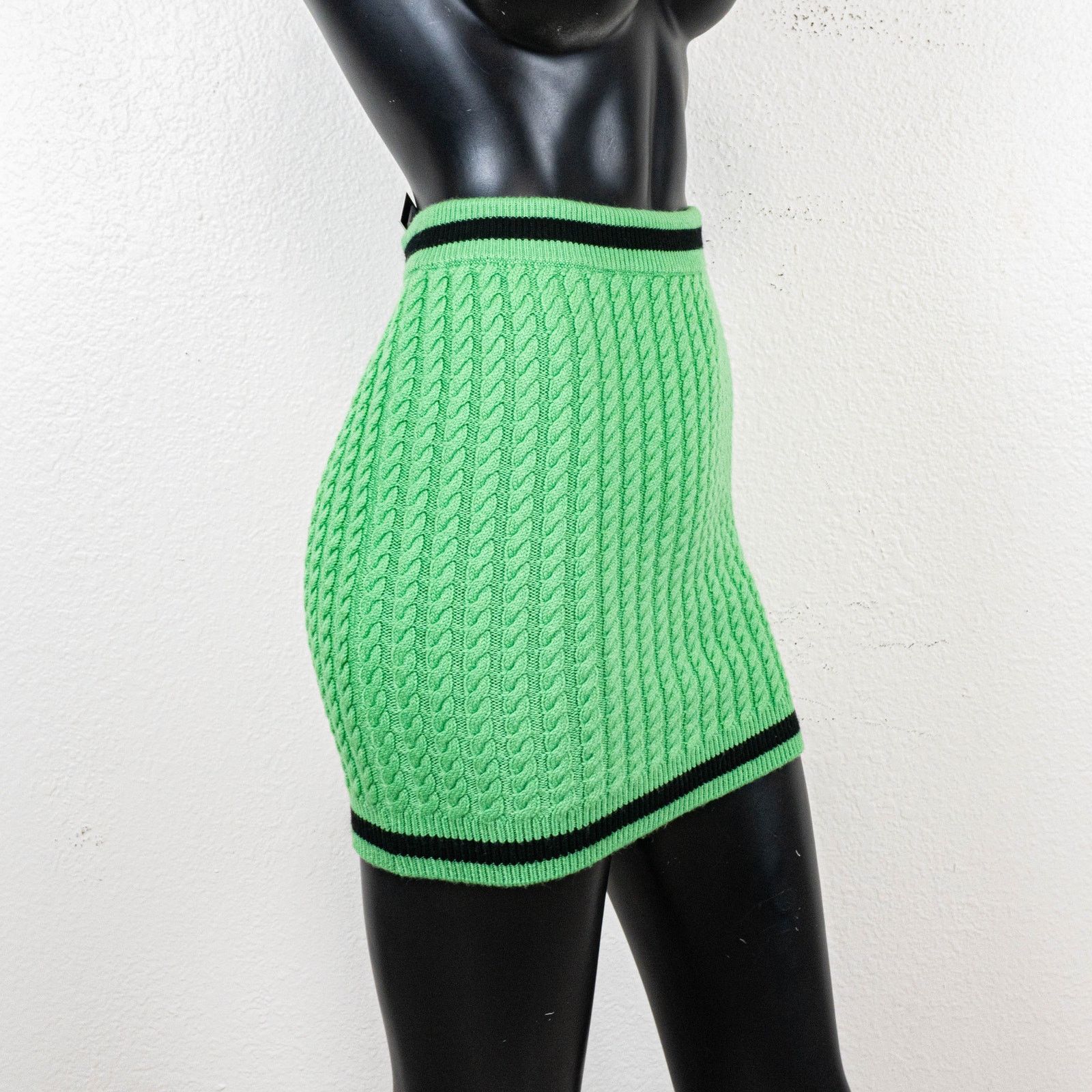 Alice + Olivia Alice + Olivia Ingrid Cable Knit Mini Skirt in Garden Green Size 25" / US 0 / IT 36 - 6 Thumbnail