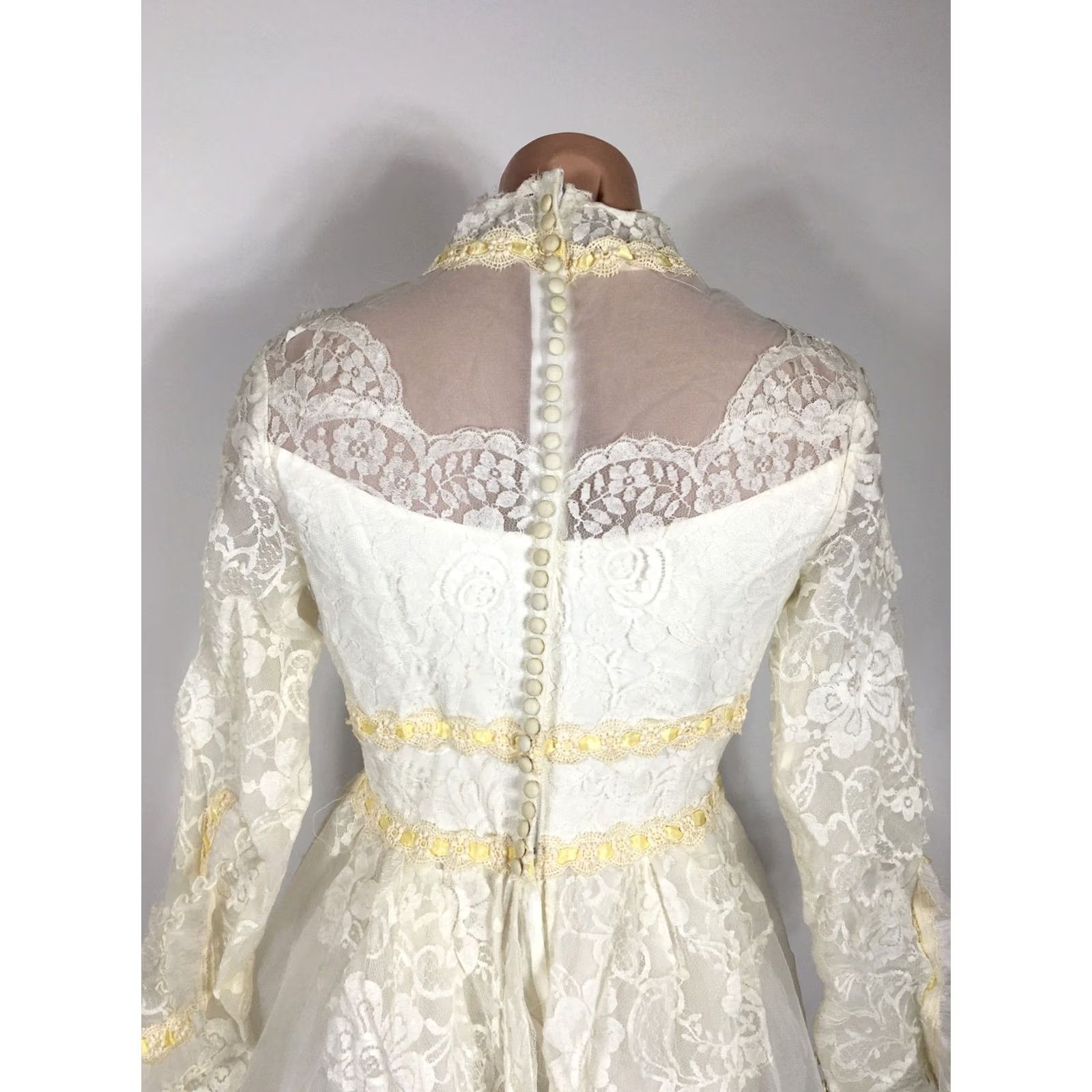 Vintage Vintage Alfred Angelo Ruffle Wedding Dress - US 1960s Lace S/M Size ONE SIZE - 5 Thumbnail