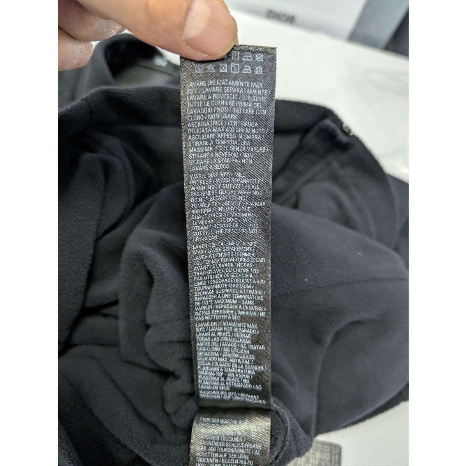 Balenciaga o1rshd1 Zip-Up Jacket in Black Size US L / EU 52-54 / 3 - 18 Thumbnail