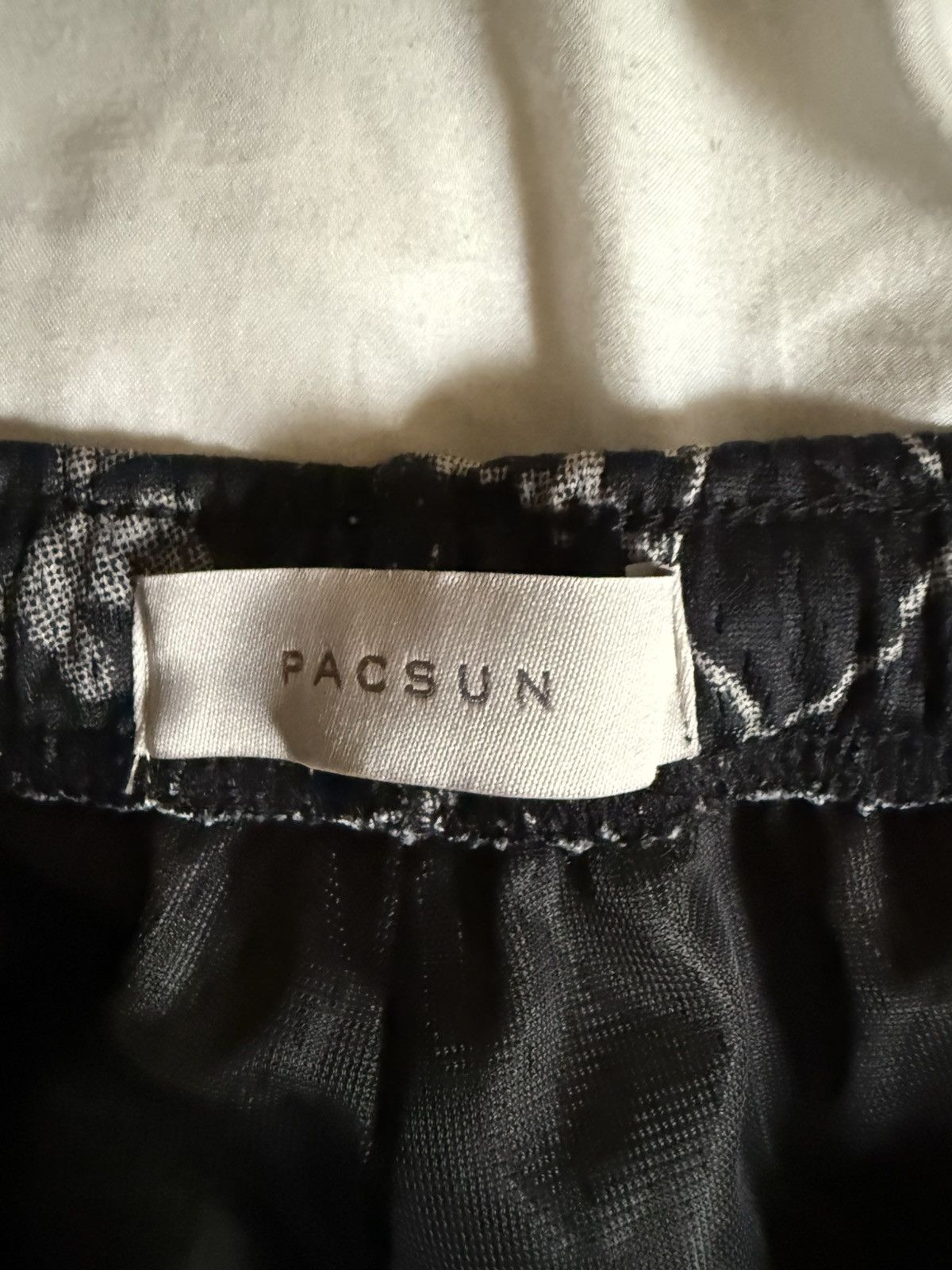 Pacsun Black Floral Pacsun Shorts Size US 32 / EU 48 - 2 Thumbnail