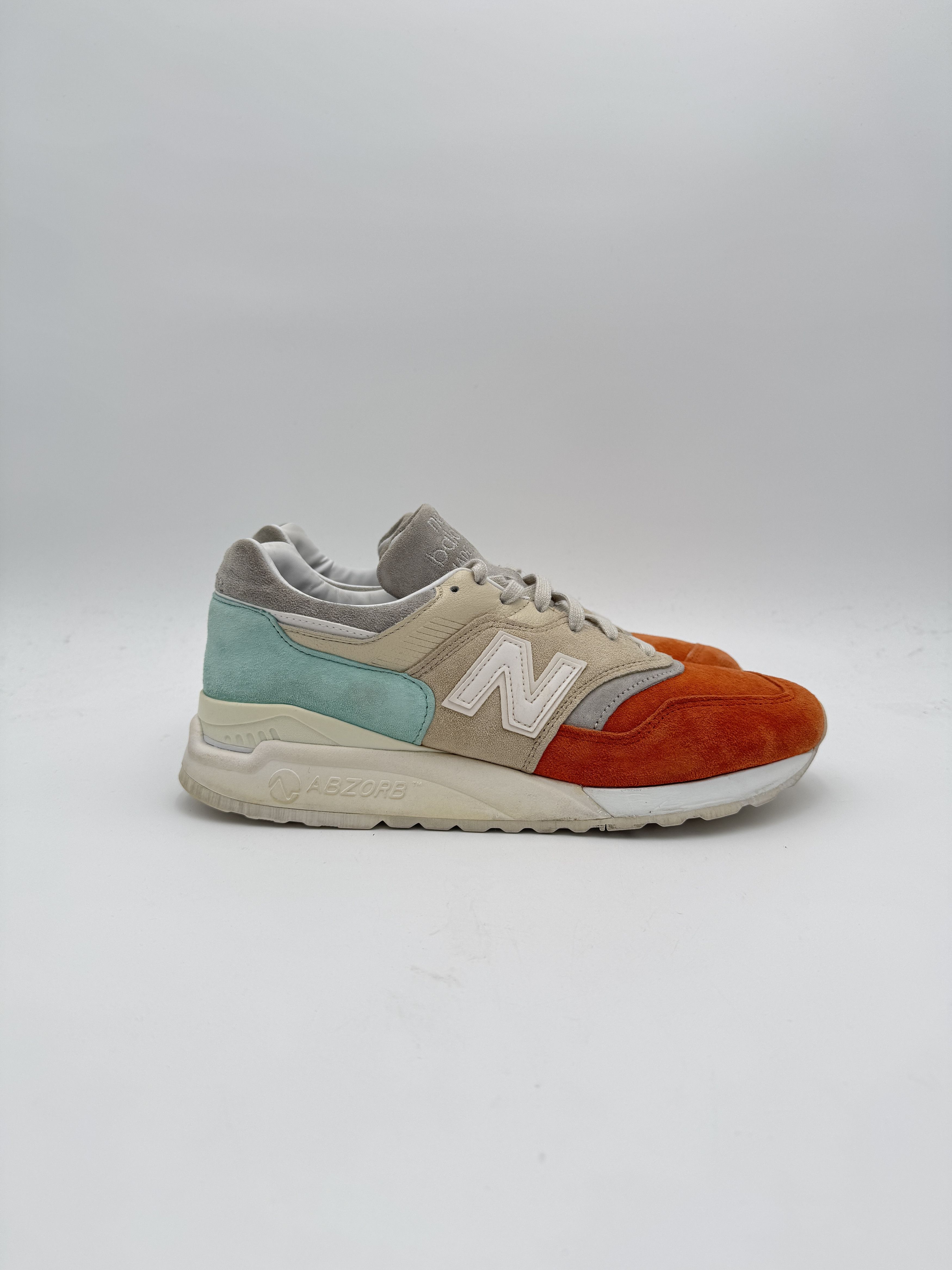 Kith Kith New Balance 997.5 Mykonos Cyclades Special Box & Socks Size US 9.5 / EU 42-43 - 3 Thumbnail