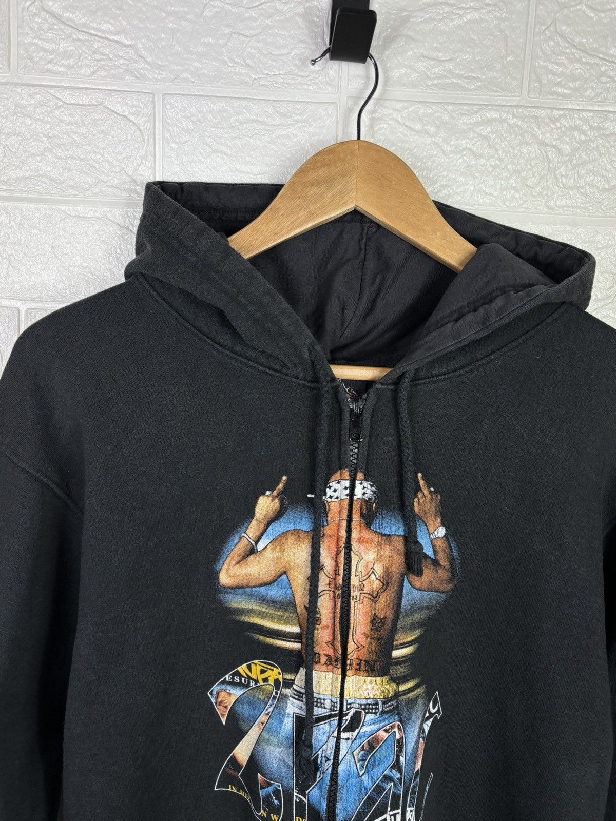 Vintage Vintage Hoodie Tupac 2Pac Size S-M Size US M / EU 48-50 / 2 - 10 Thumbnail