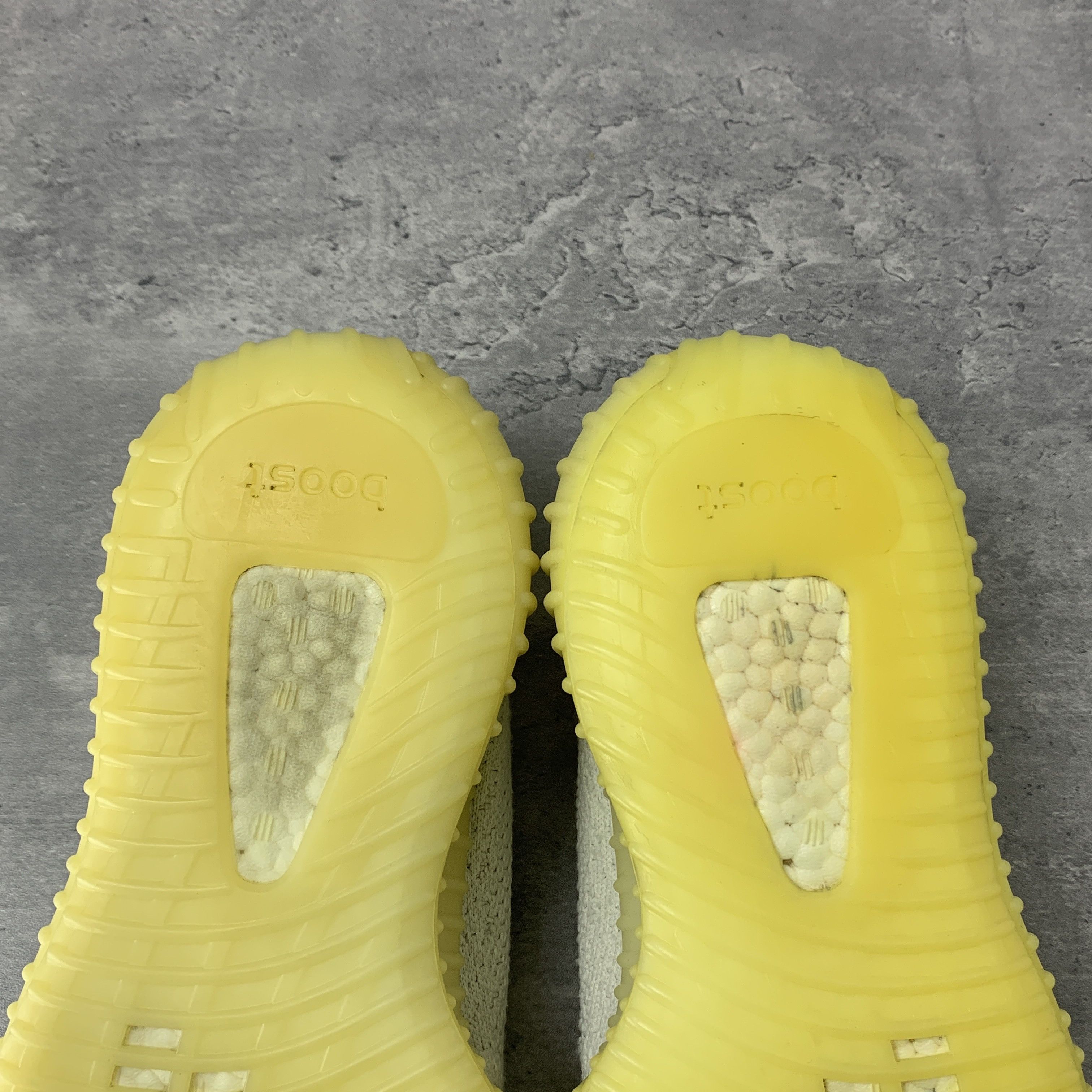 Adidas × Yeezy Adidas Yeezy Boost 350 V2 Cream/Triple White CP9366 Size US 6 / EU 39 - 7 Thumbnail
