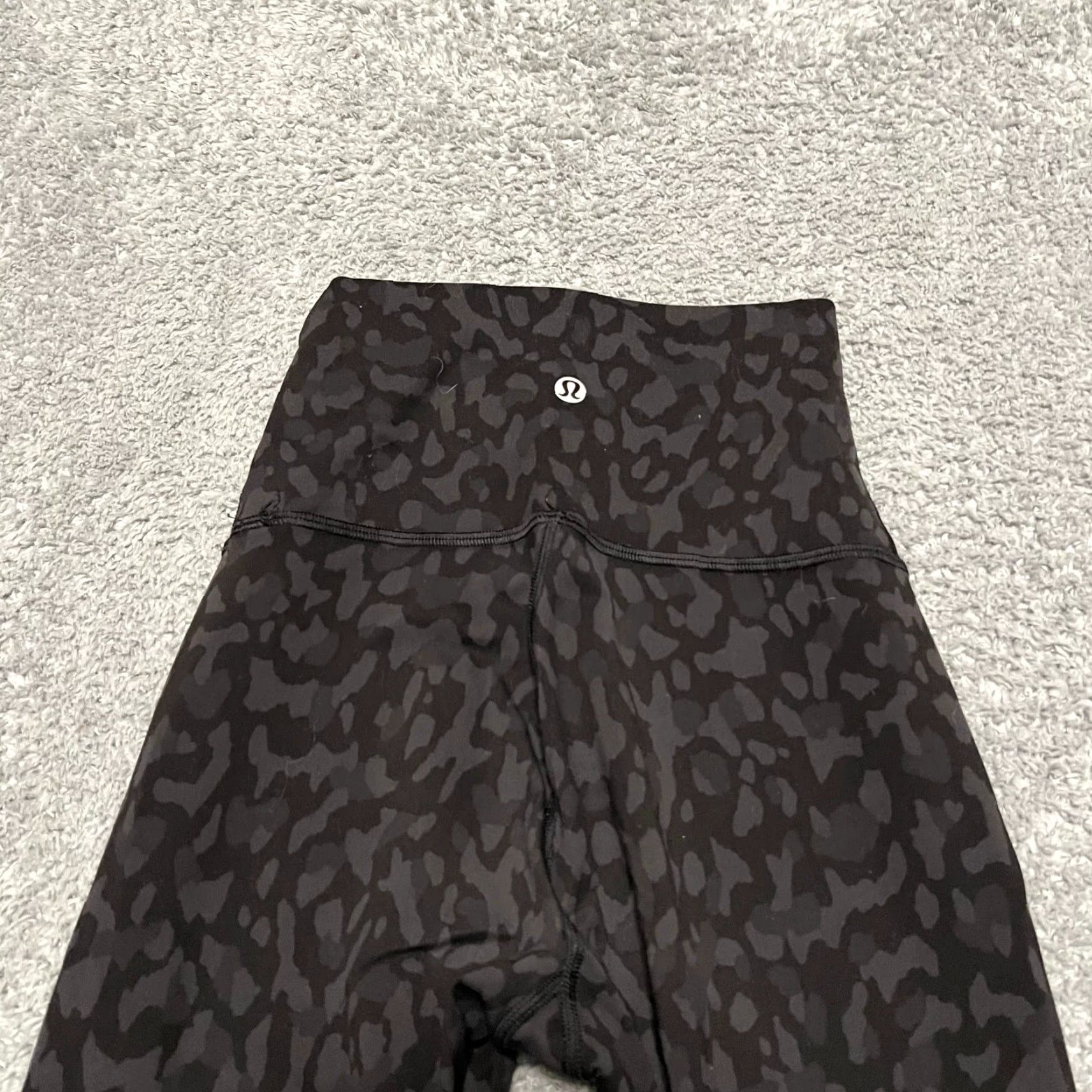 Lululemon **Lululemon Womens Size 2 High Rise Black Legging** User: Lululemon Womens Size 2 High Rise Black Legging Size 26" / US 2 / IT 38 - 3 Thumbnail