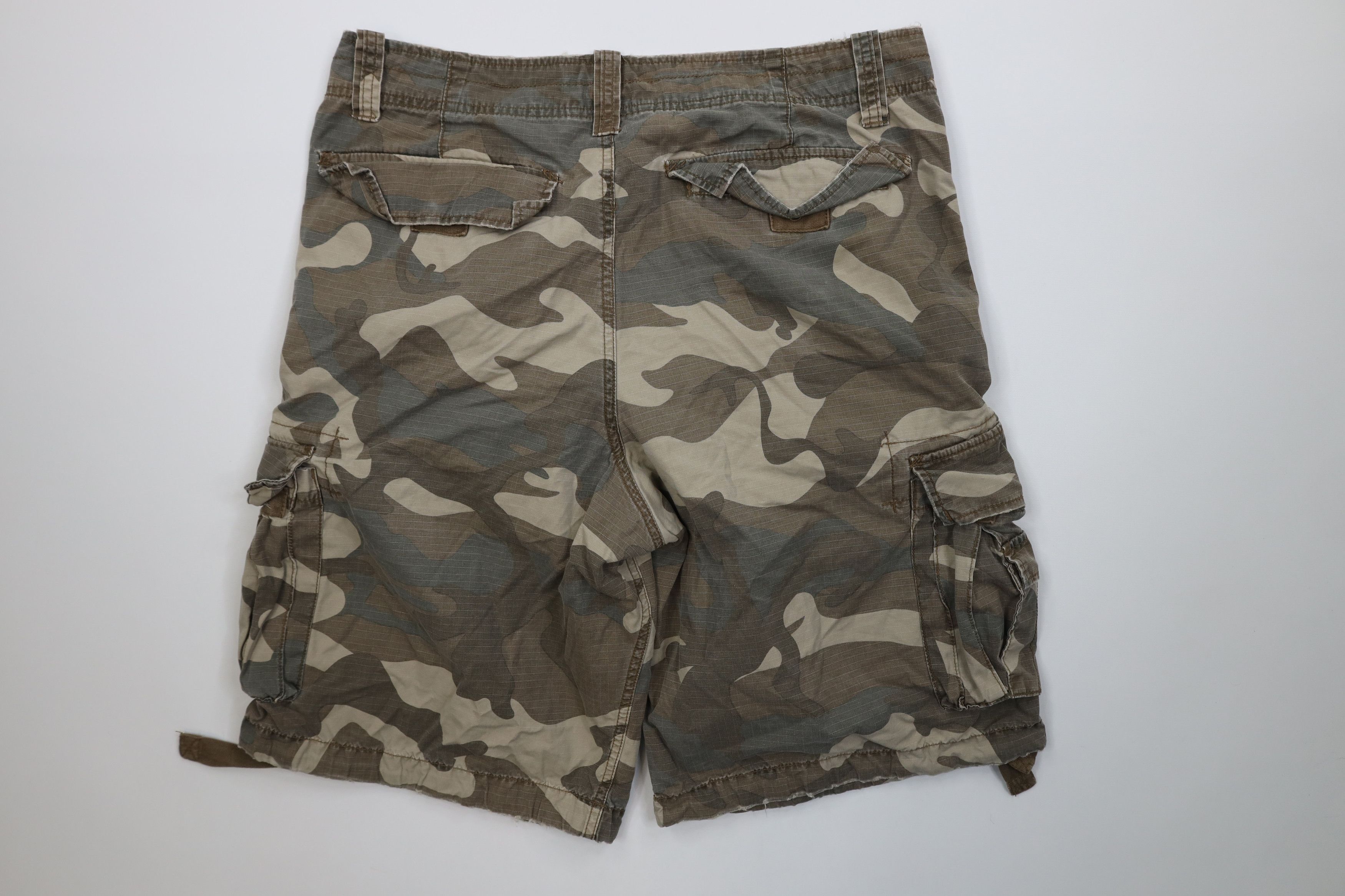 Aeropostale Vintage Y2K Aeropostale Ripstop Camouflage Cargo Shorts Size US 34 / EU 50 - 11 Thumbnail
