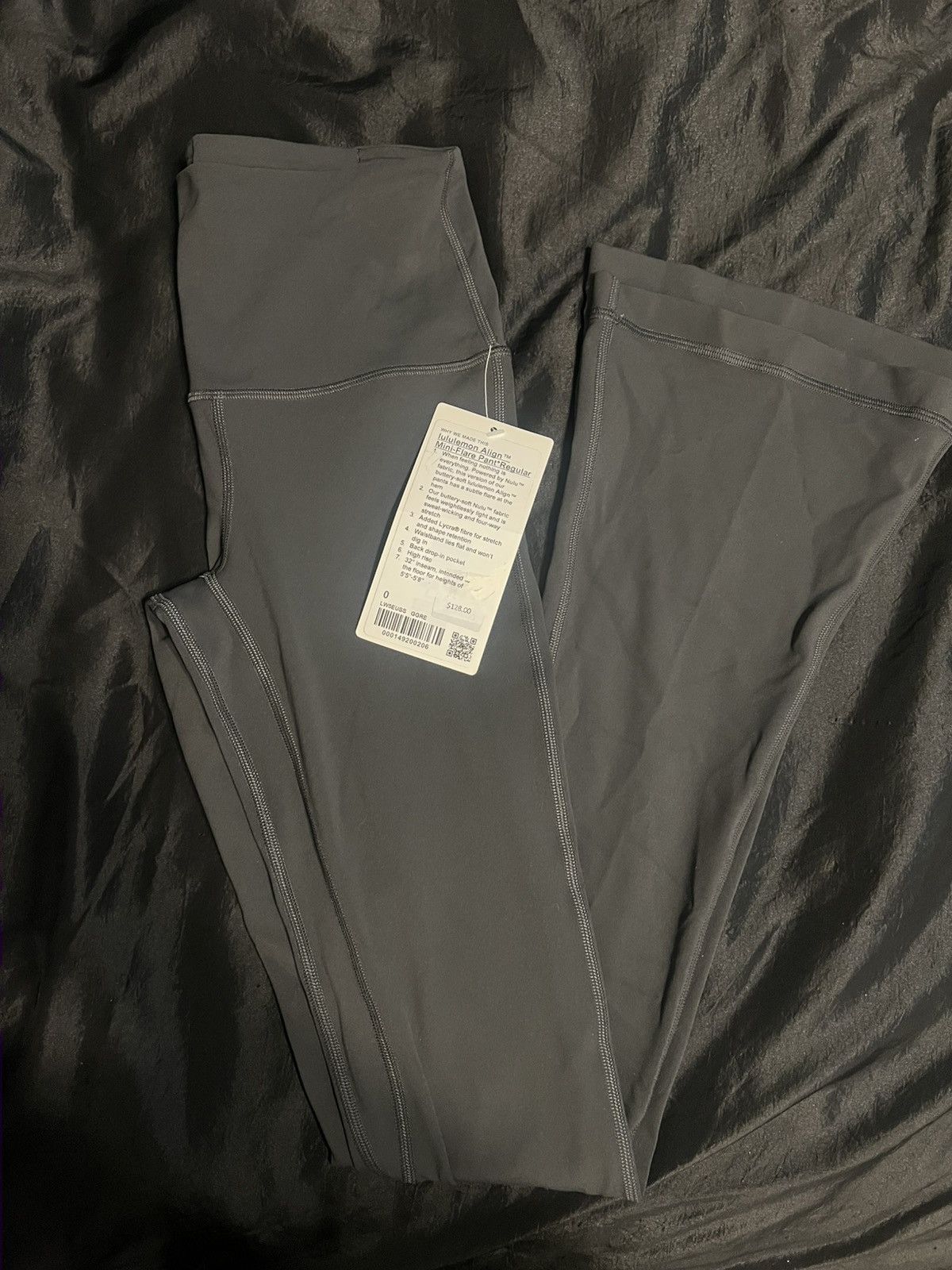 Lululemon Lululemon Align High Rise Mini Flare pant- regular Size 25" / US 0 / IT 36 - 1 Preview