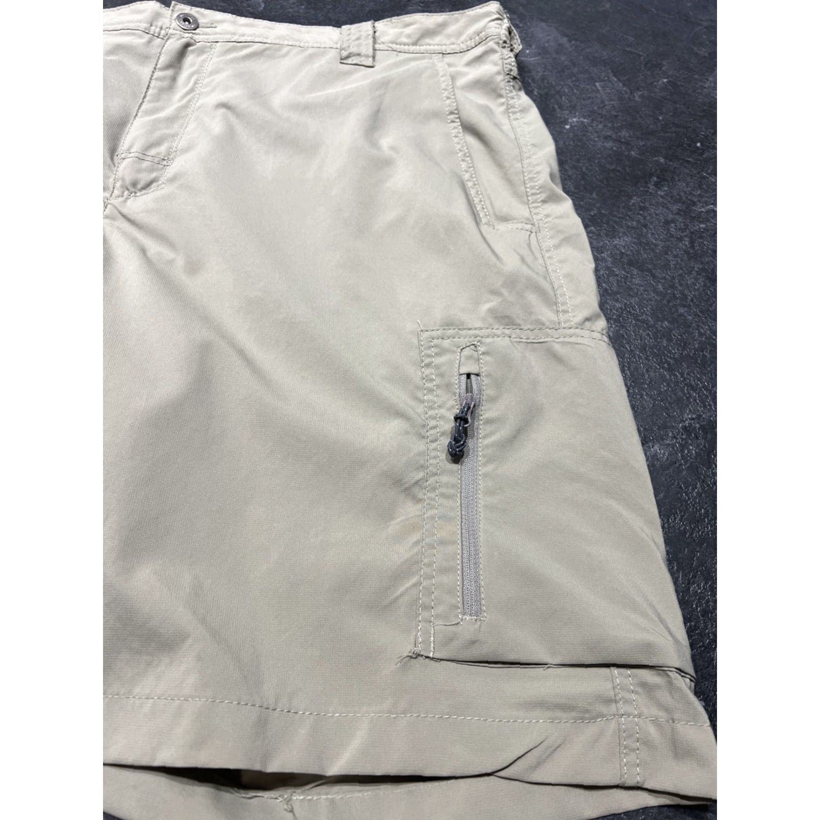 Vintage Columbia Shorts Mens 42 Khaki Tan Polyester Cargo Hiking Outdoor Size US 42 / EU 58 - 2 Thumbnail